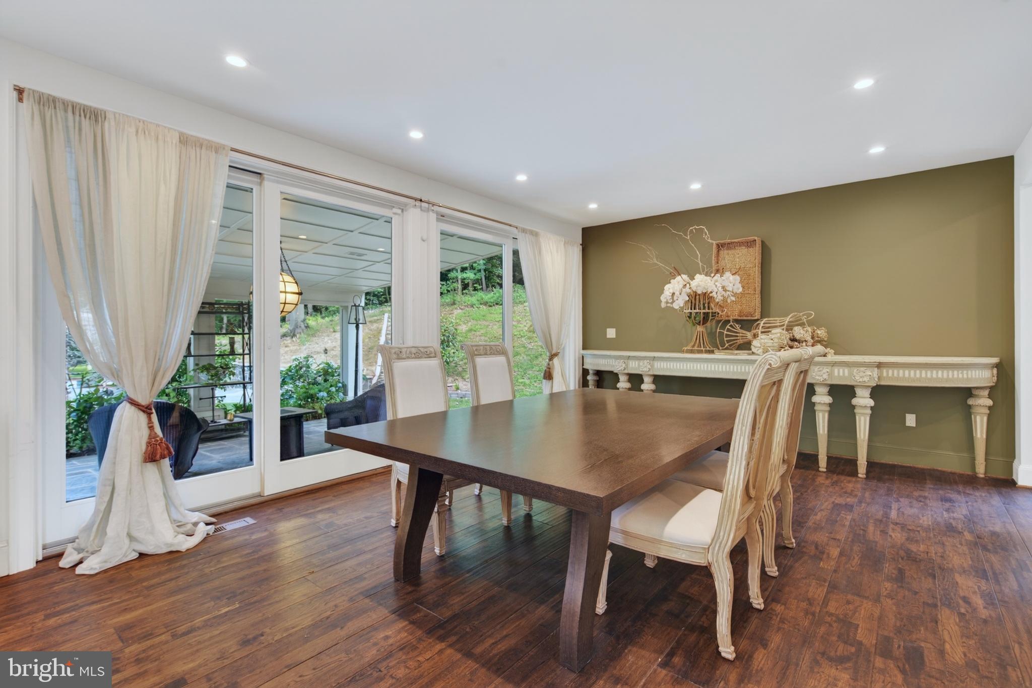 FROSTY MEADOWS - Residential