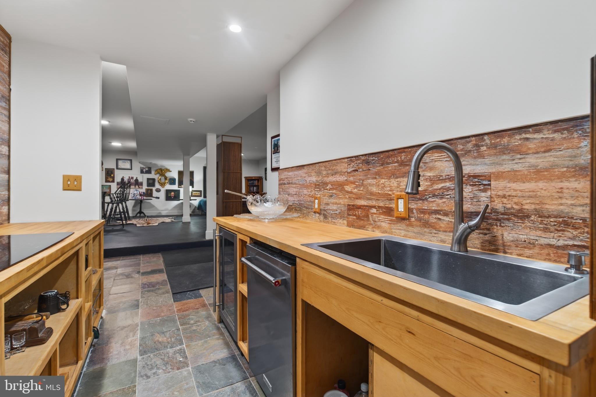FROSTY MEADOWS - Residential