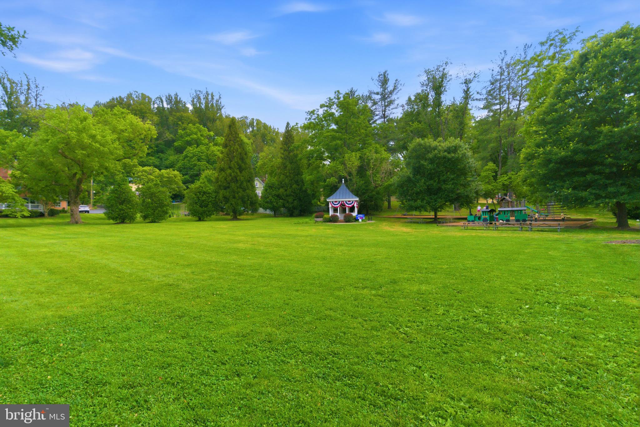 FROSTY MEADOWS - Residential