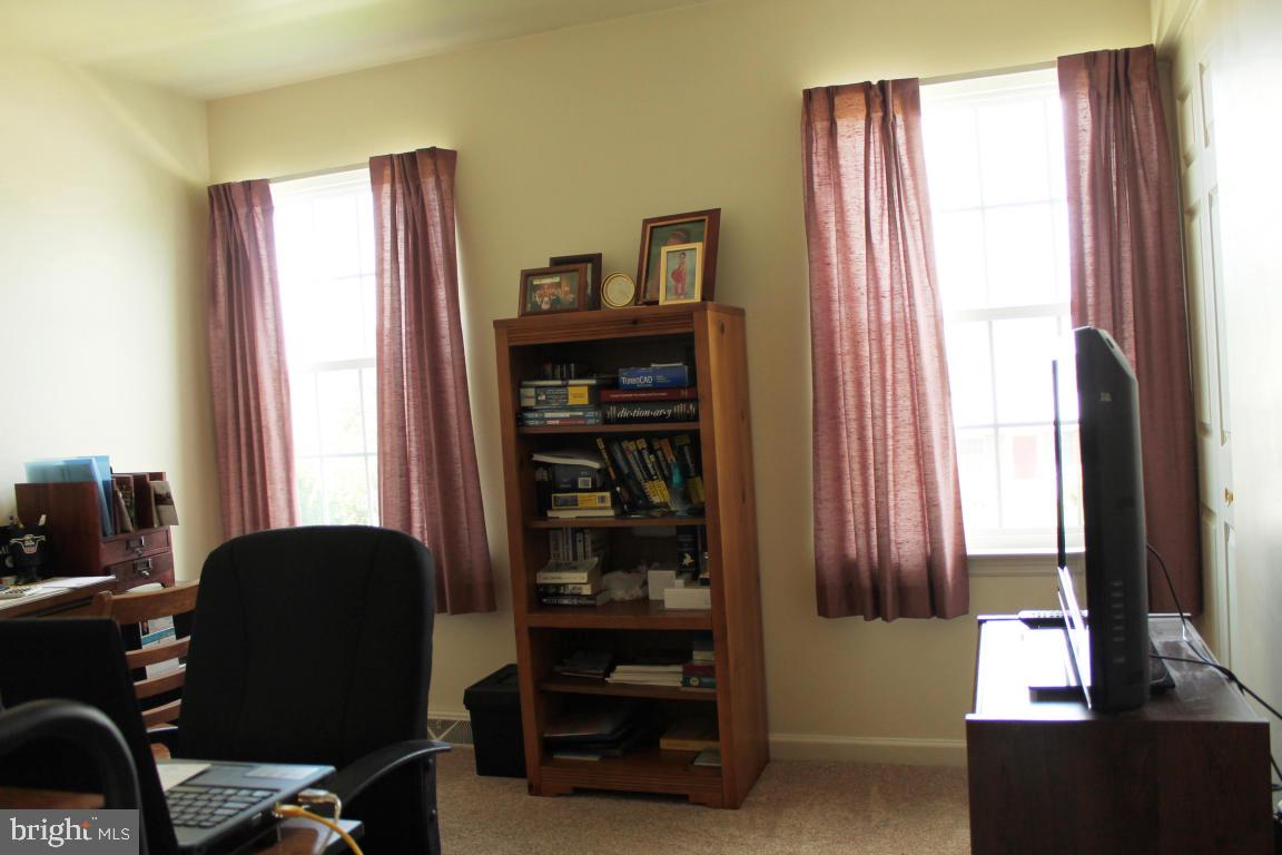 LONGWOOD SQUARE - Residential