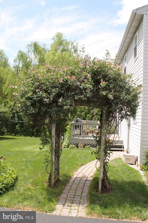 LONGWOOD SQUARE - Residential