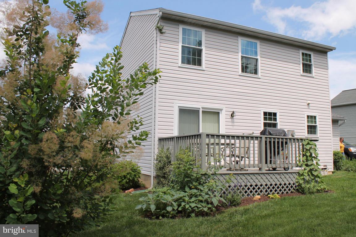 LONGWOOD SQUARE - Residential