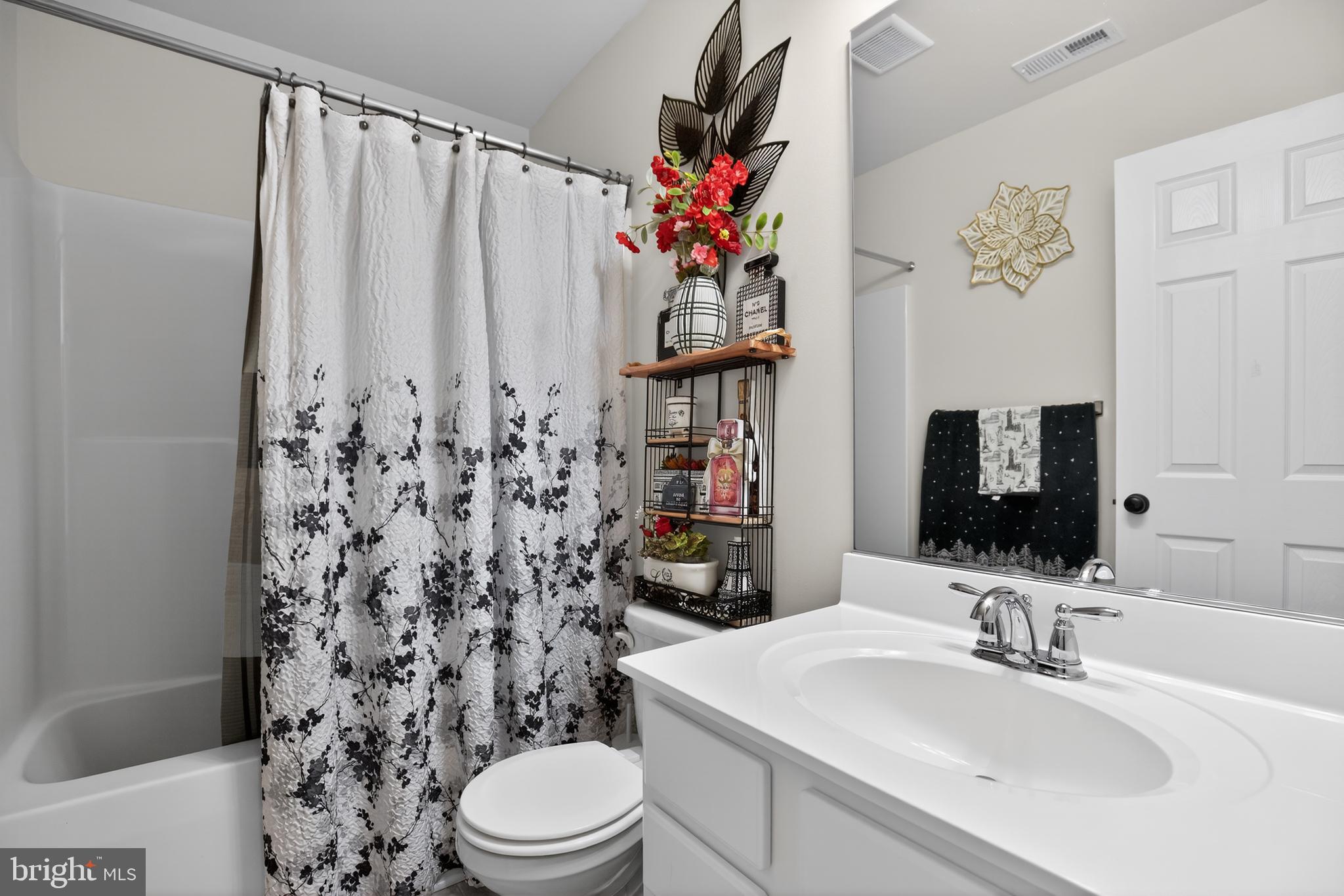 ELIZABETH HILLS PHASE 5 - Residential