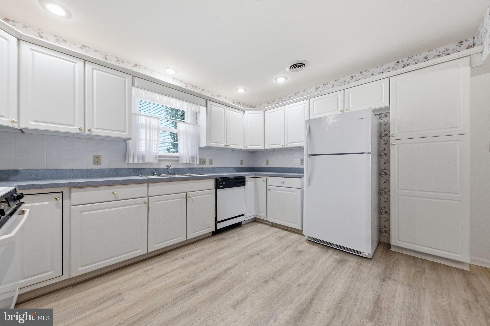 SPRINGDALE VILLAGE - Residential