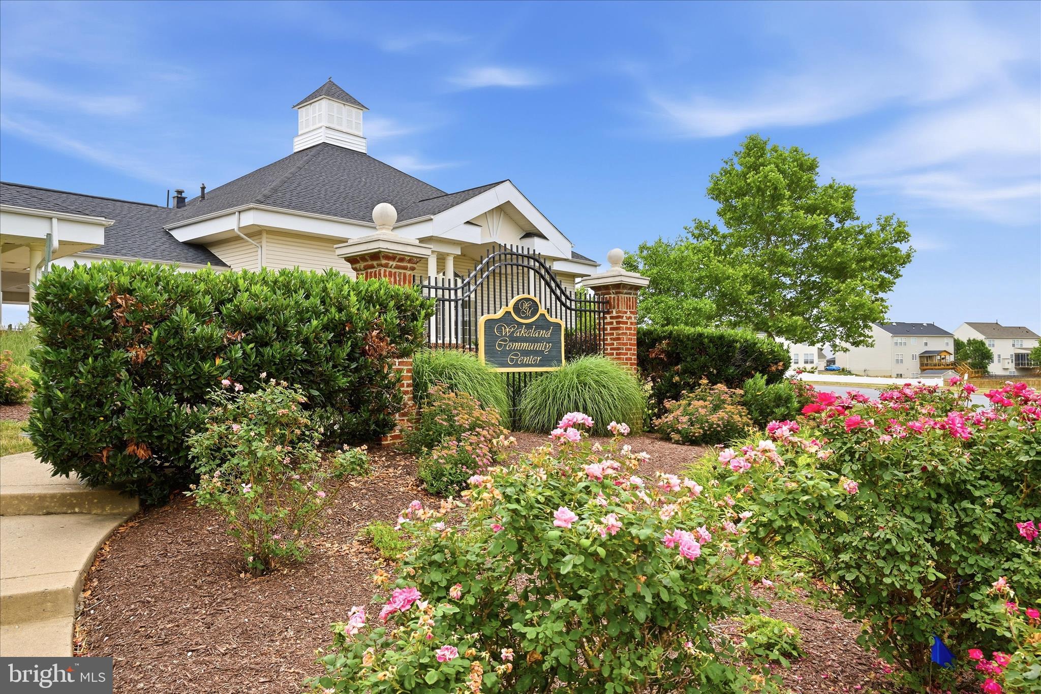 WAKELAND MANOR - Residential