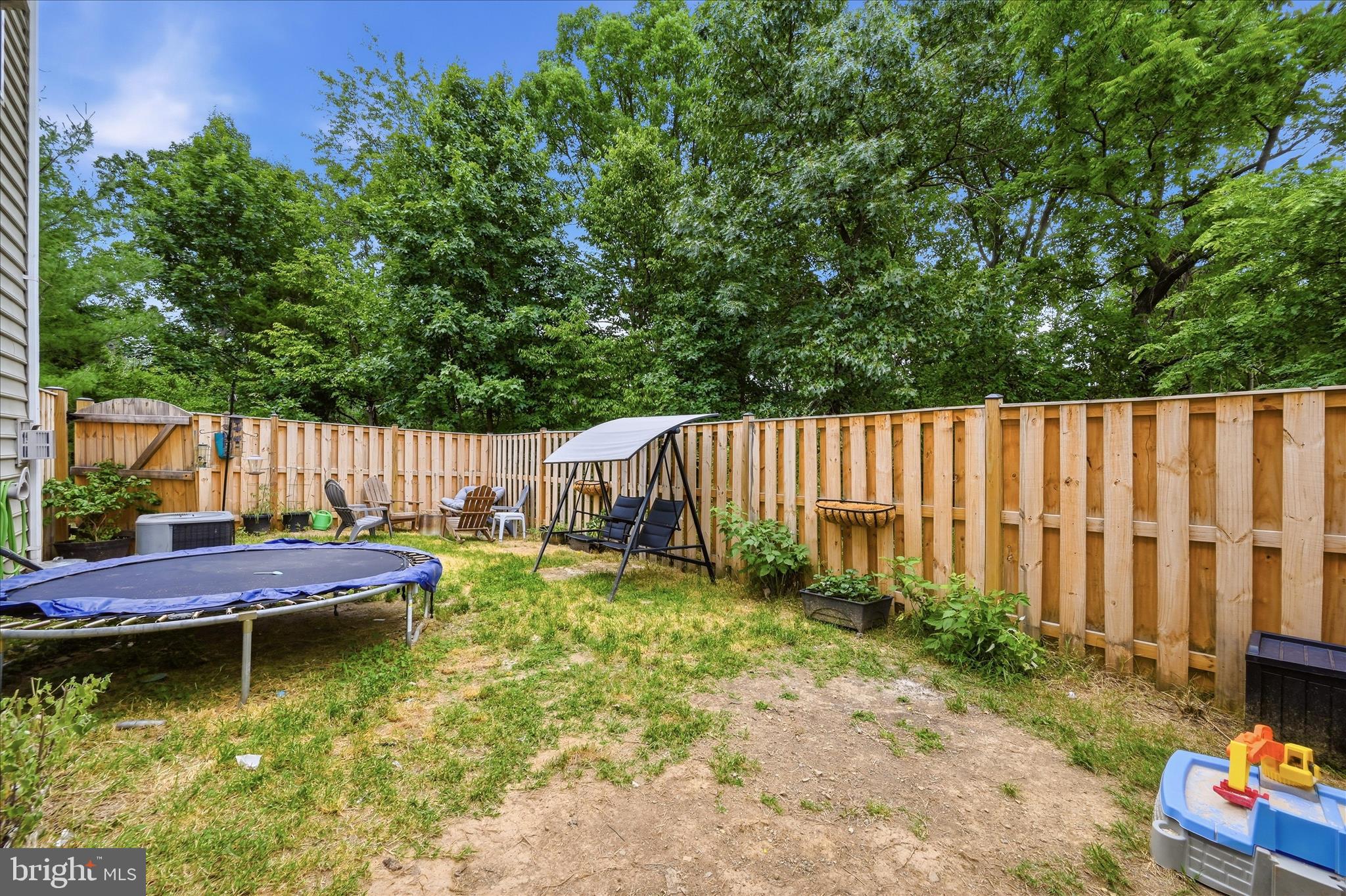 WAKELAND MANOR - Residential