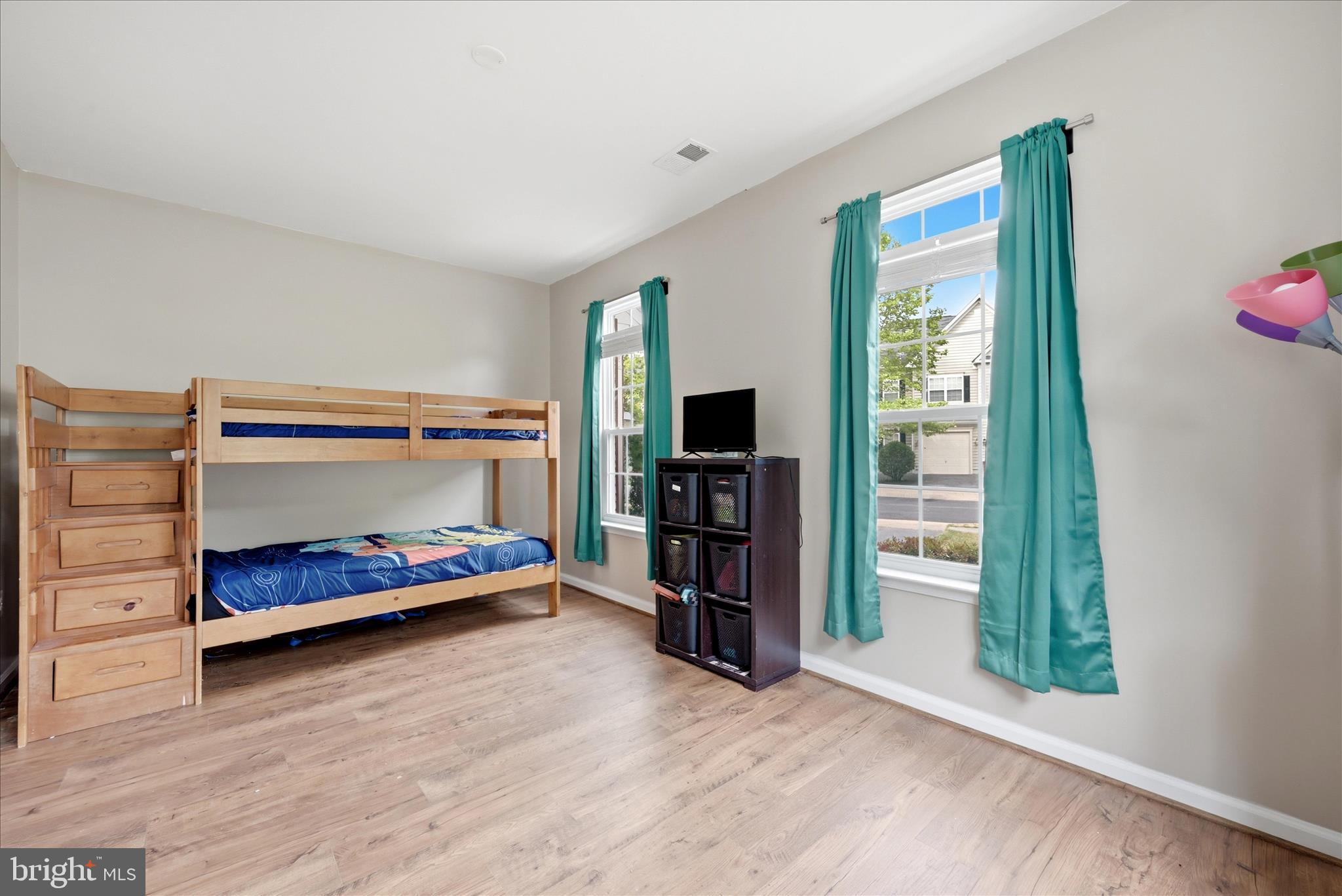WAKELAND MANOR - Residential