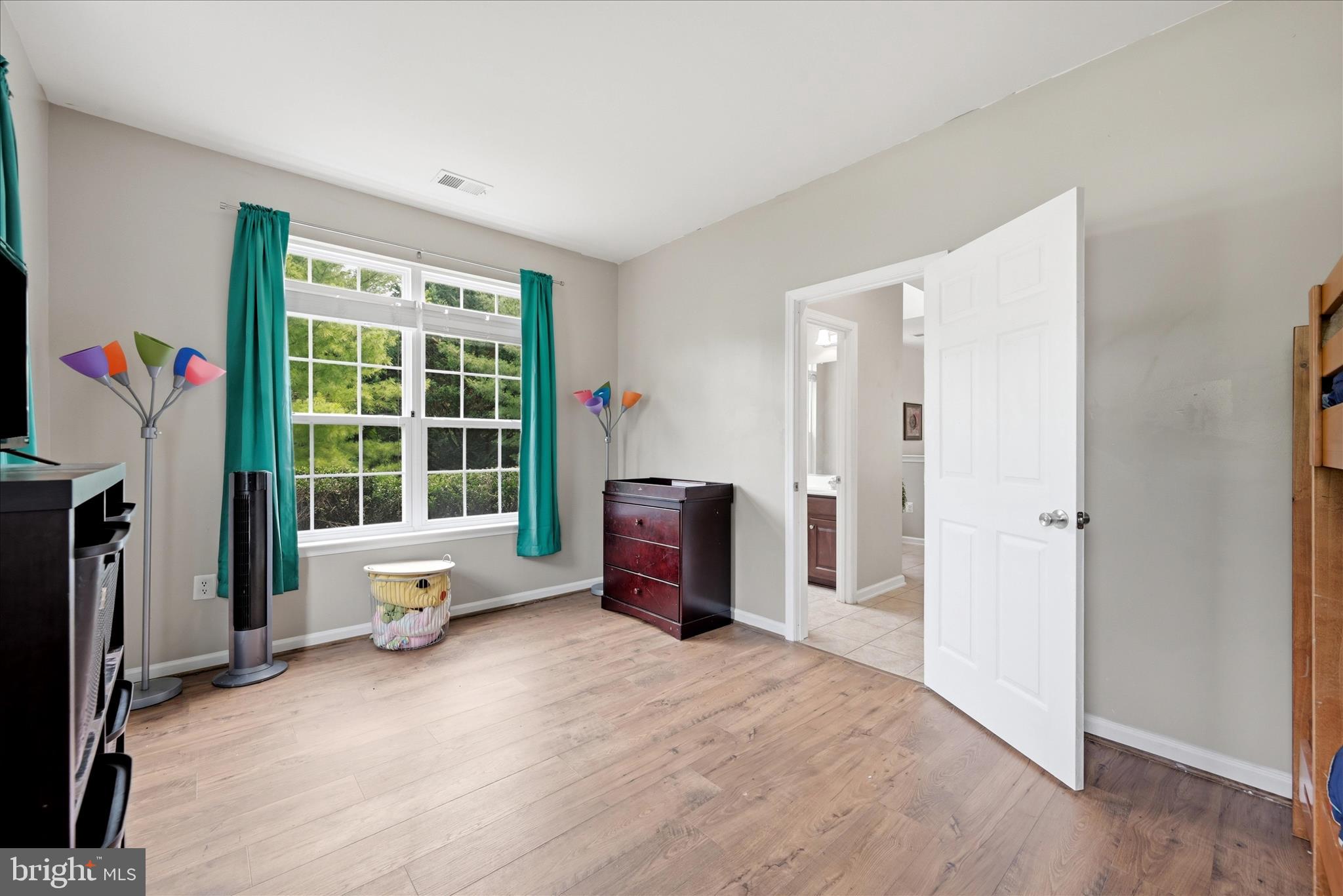 WAKELAND MANOR - Residential