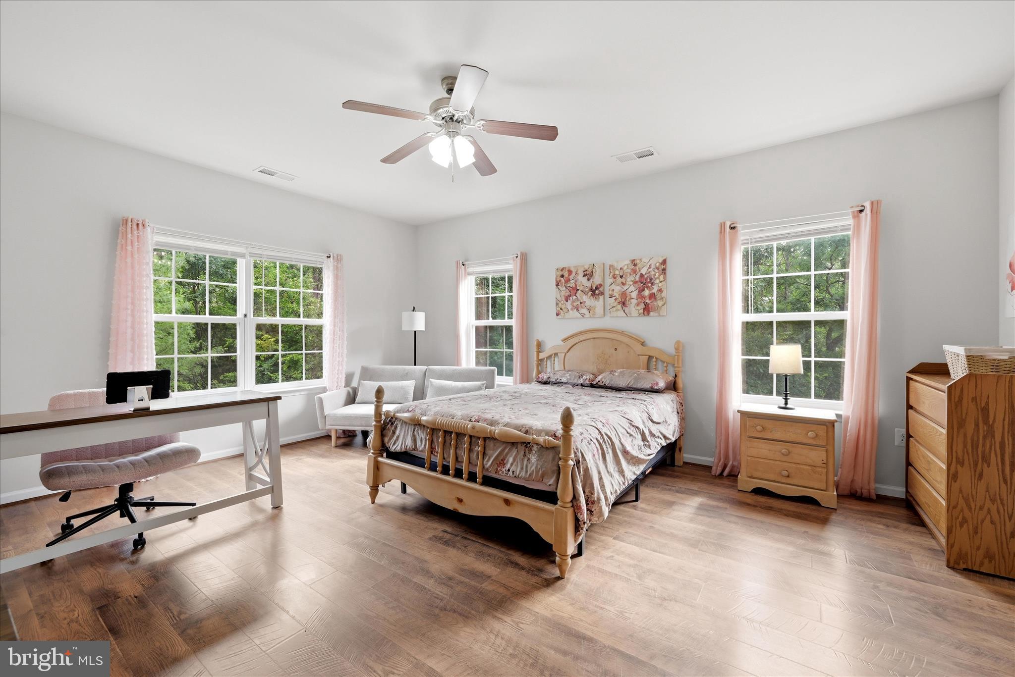 WAKELAND MANOR - Residential