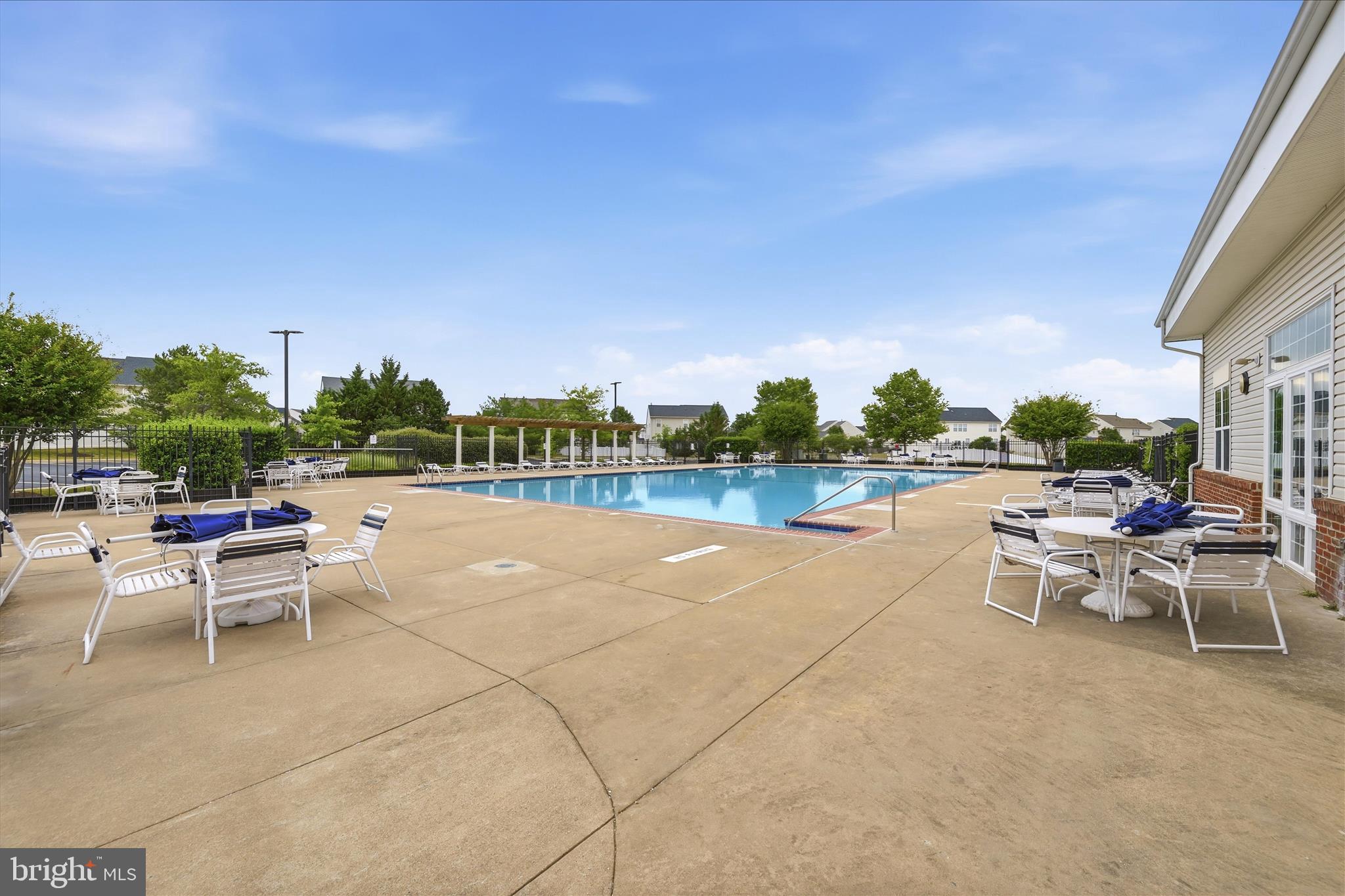 WAKELAND MANOR - Residential