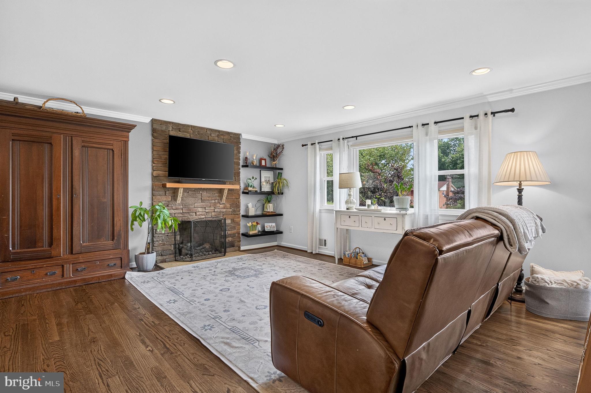 MOUNTAIN VIEW - Residential