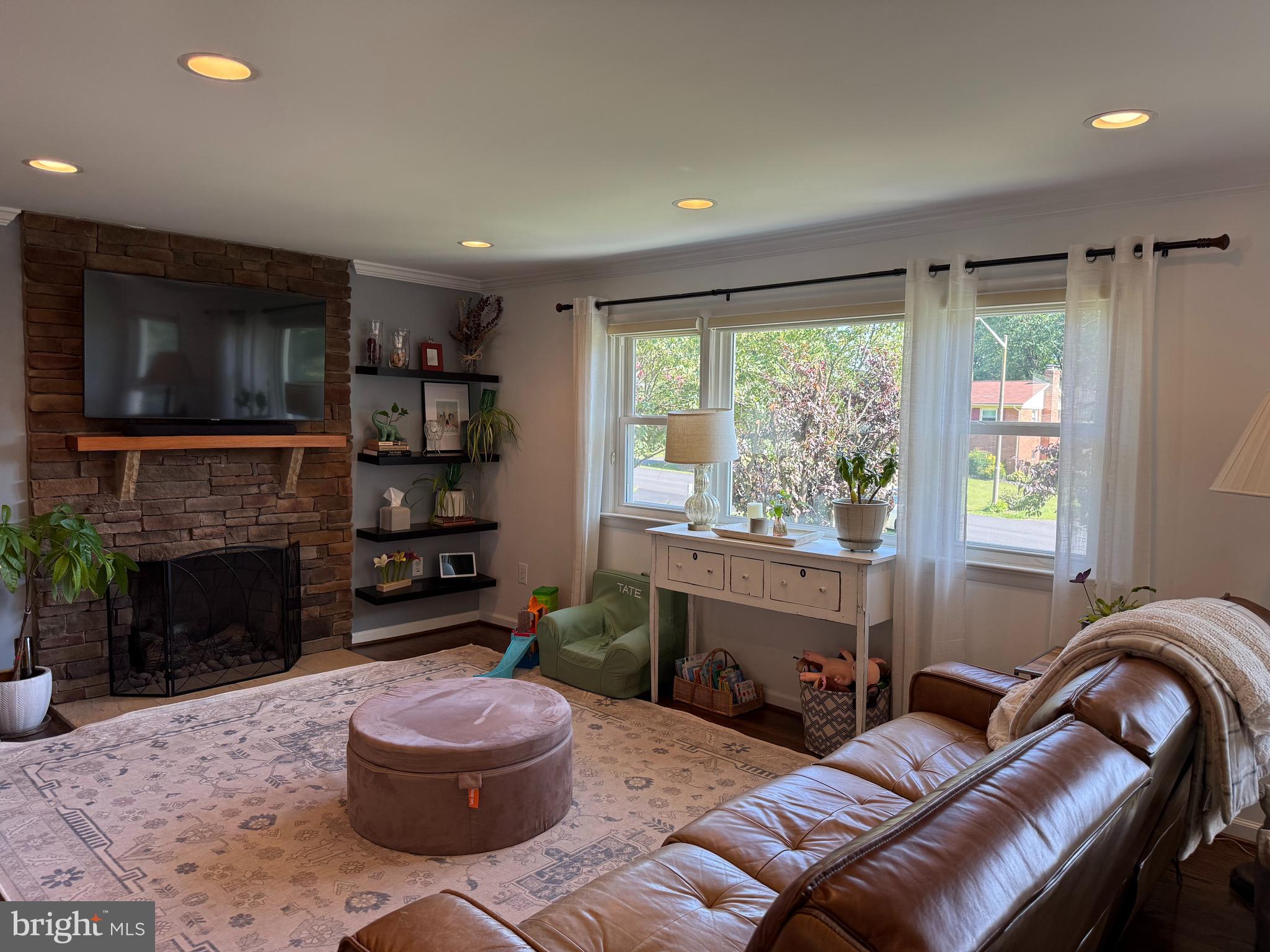 MOUNTAIN VIEW - Residential