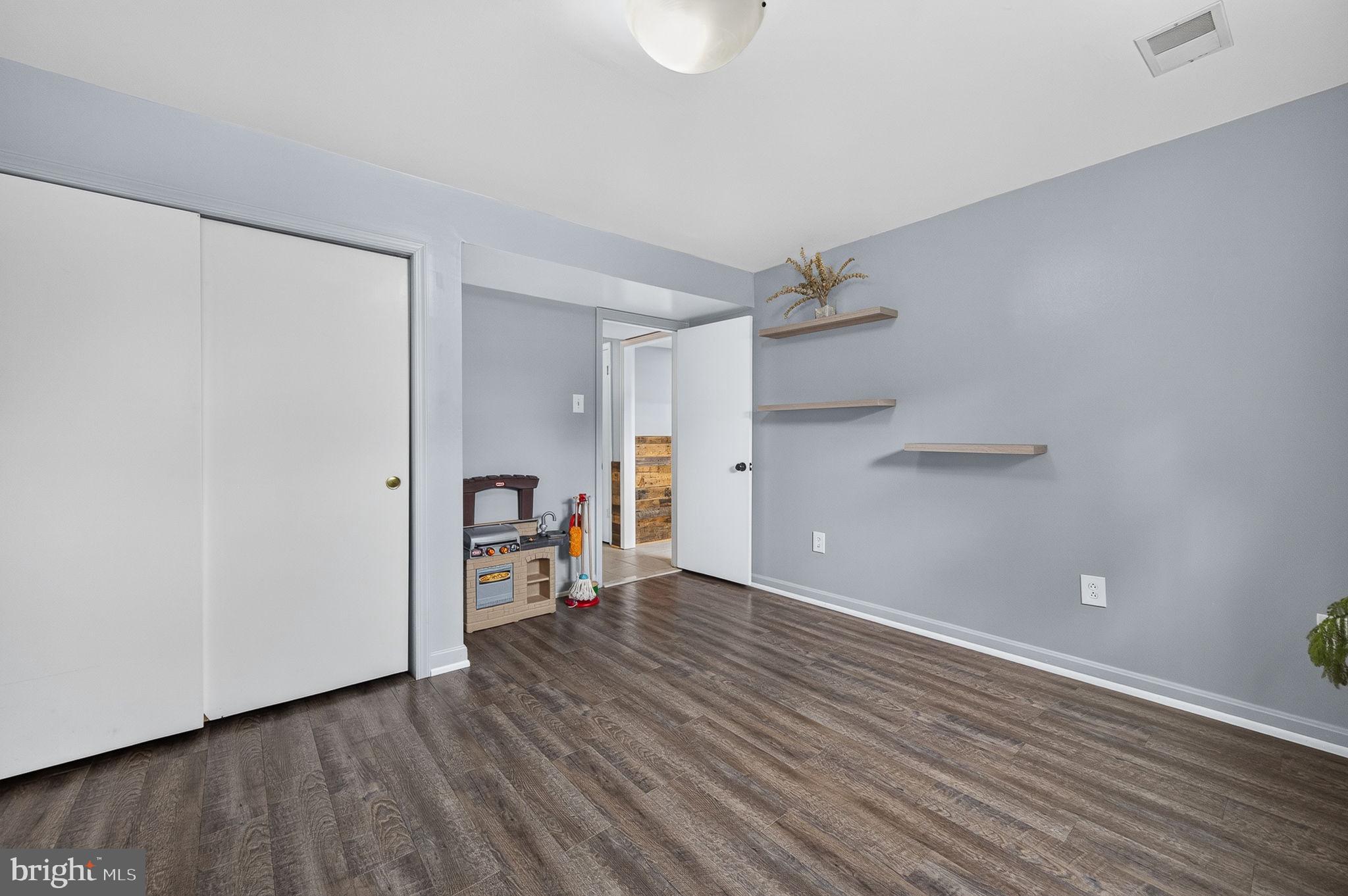 MOUNTAIN VIEW - Residential