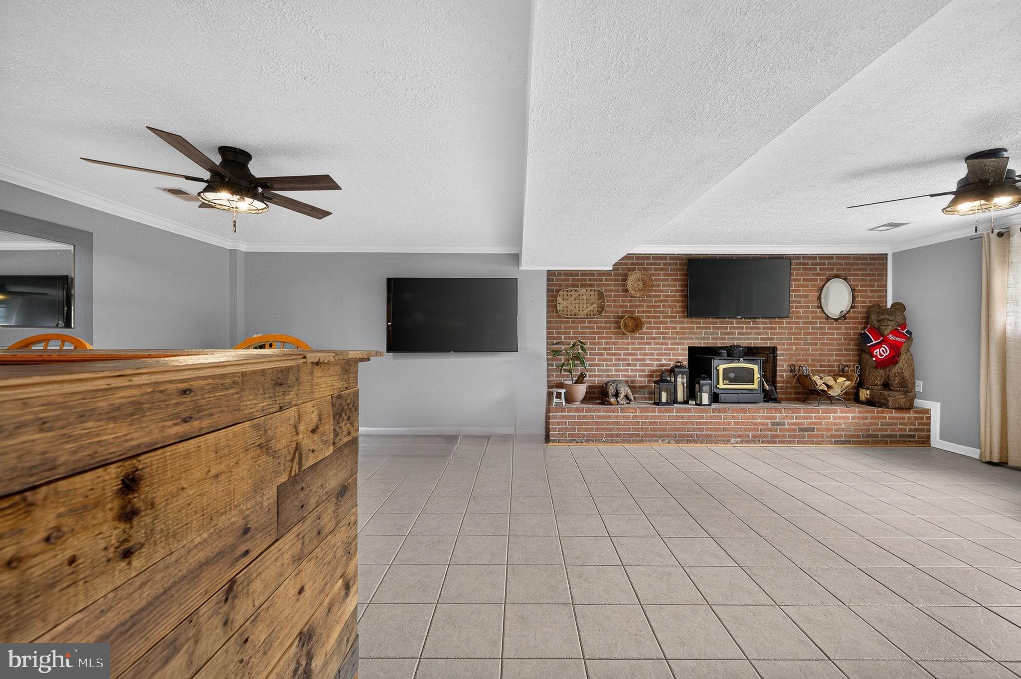 MOUNTAIN VIEW - Residential