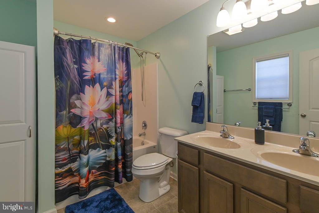 MIDDLE CREEK MANOR - Residential Lease