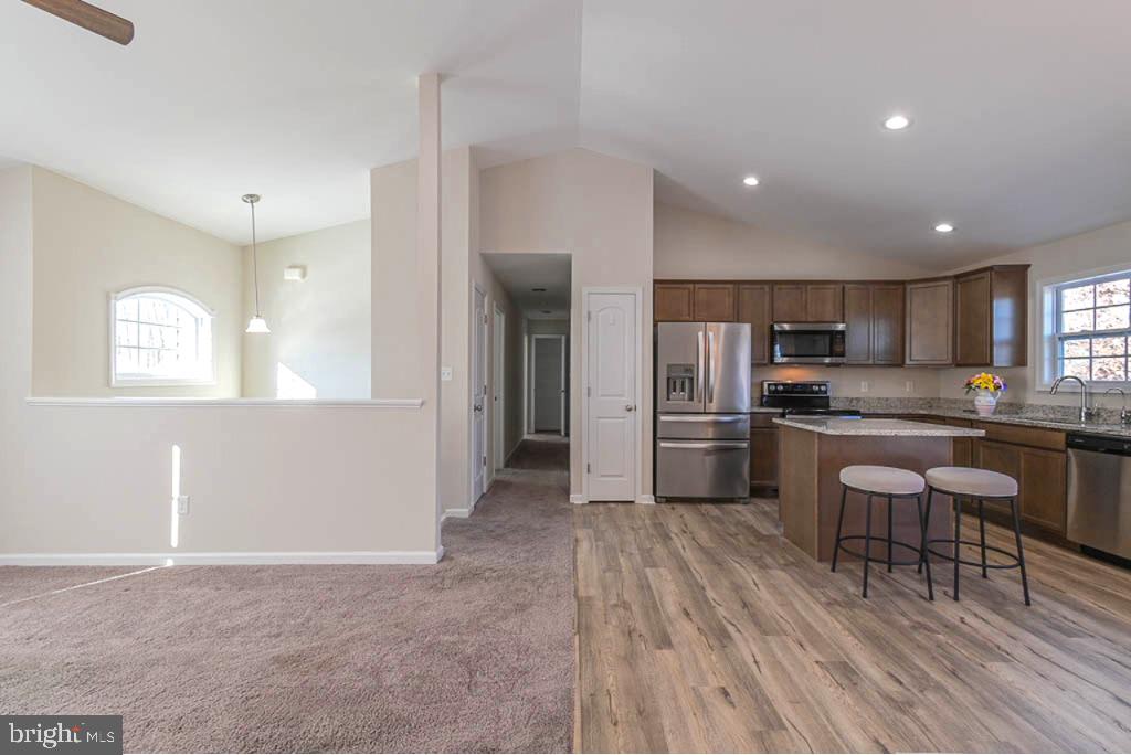 MIDDLE CREEK MANOR - Residential Lease