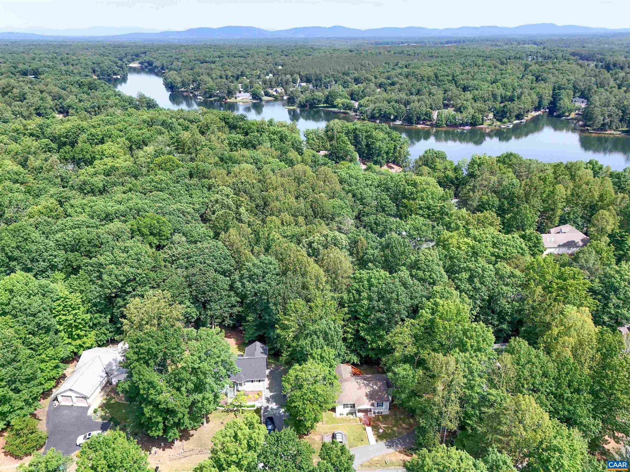 LAKE MONTICELLO - Residential