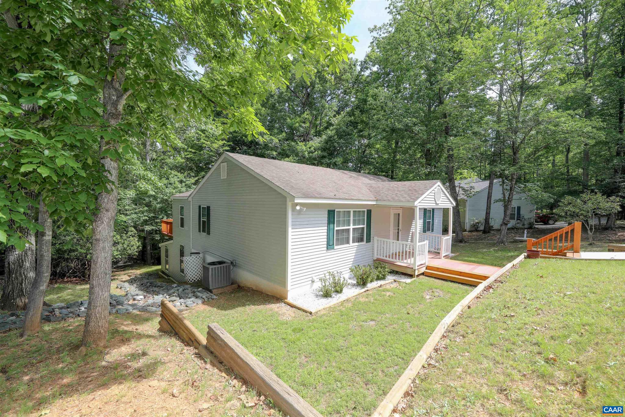 LAKE MONTICELLO - Residential