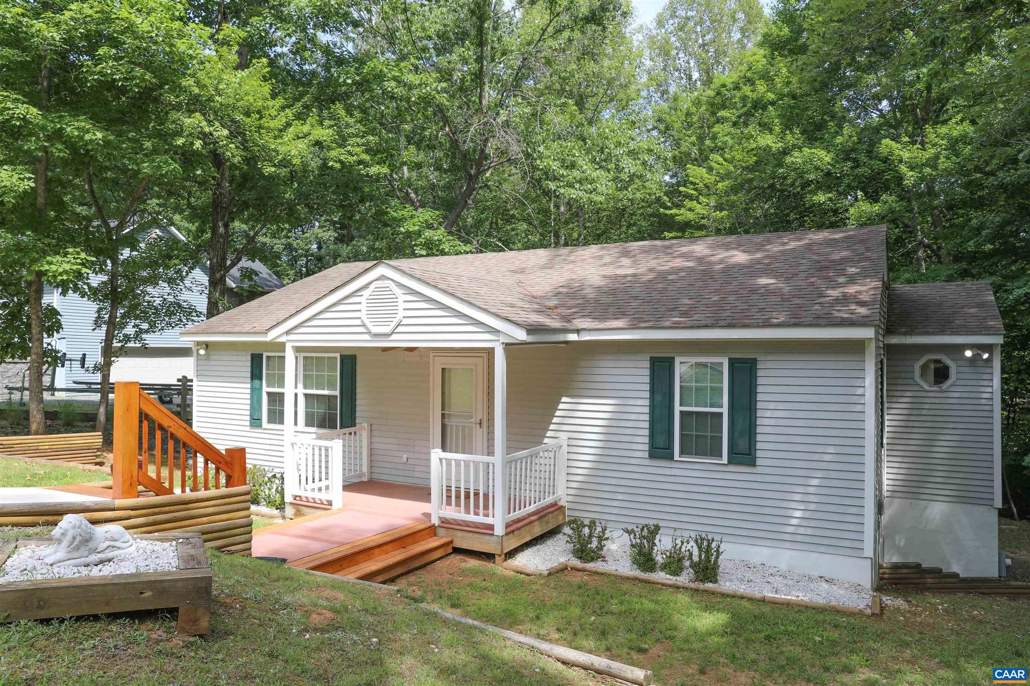 LAKE MONTICELLO - Residential