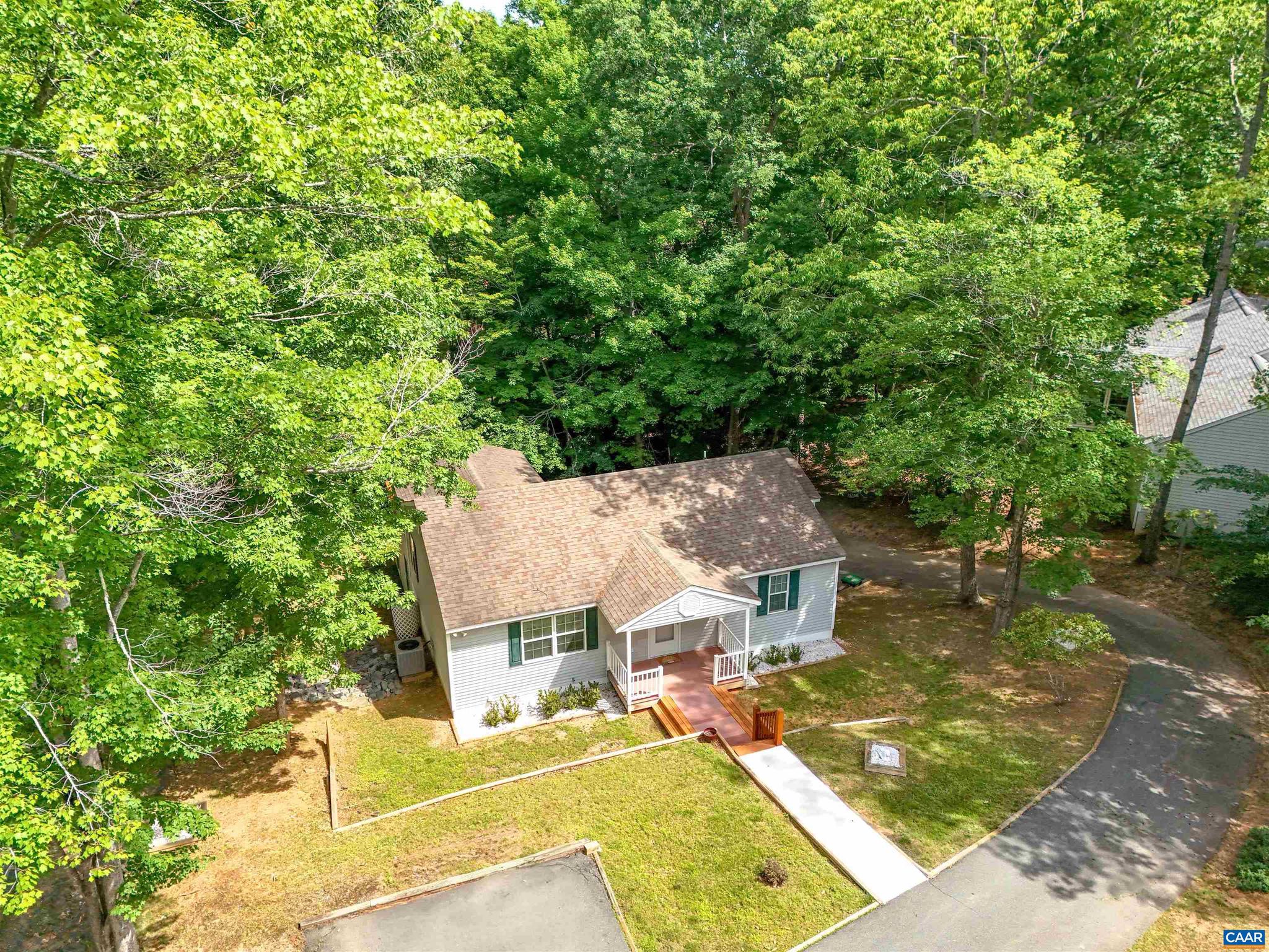 LAKE MONTICELLO - Residential