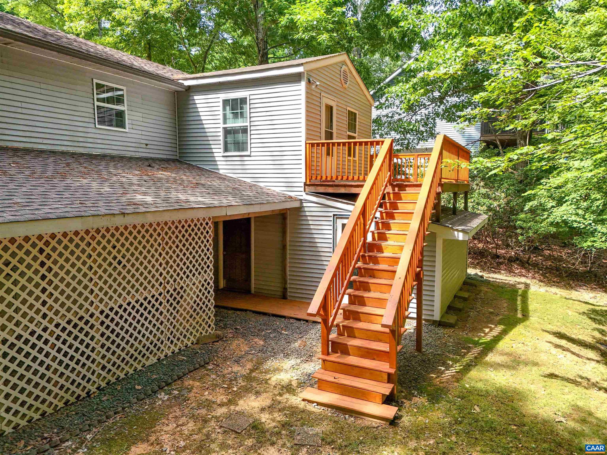 LAKE MONTICELLO - Residential