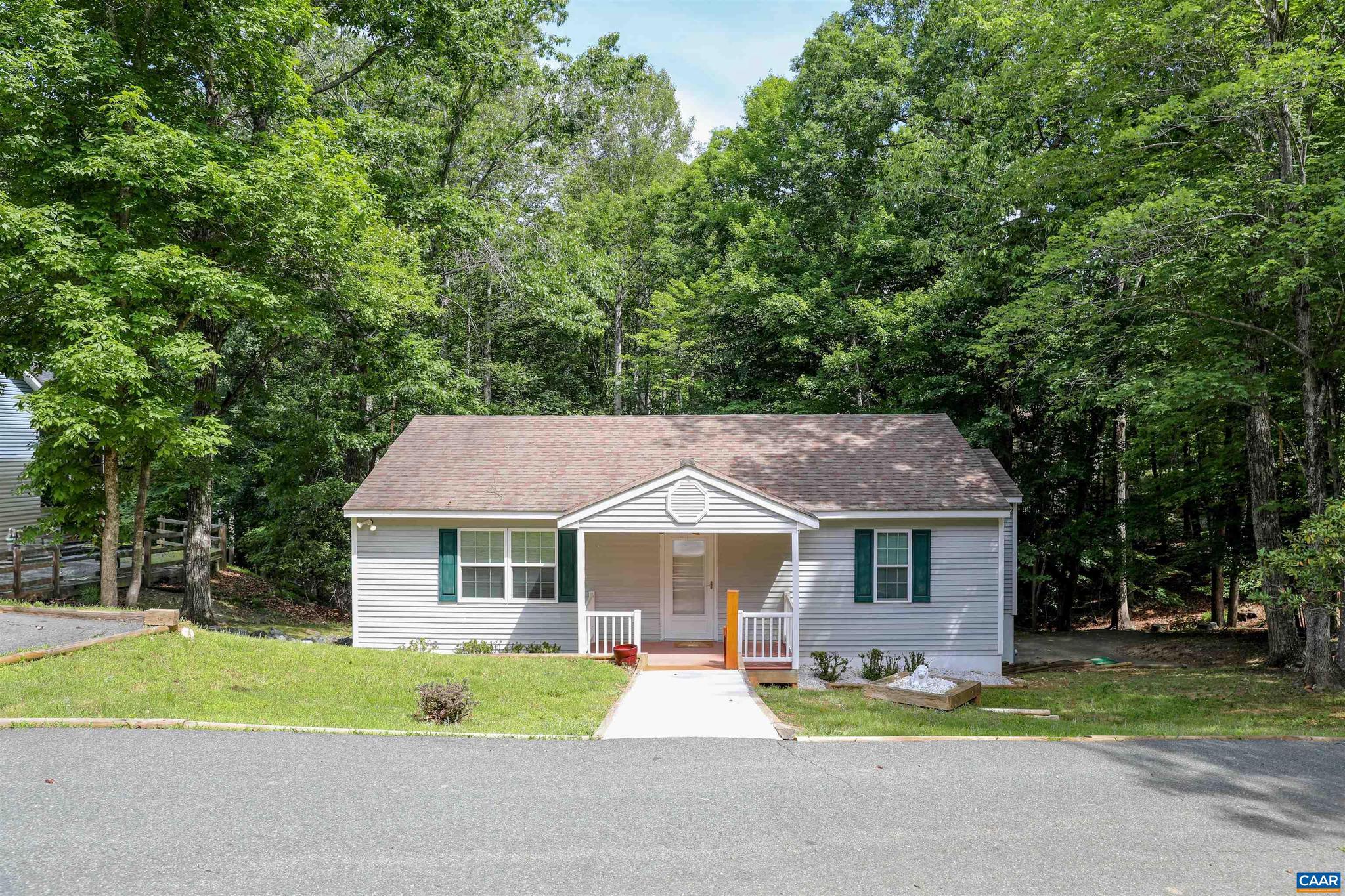 LAKE MONTICELLO - Residential