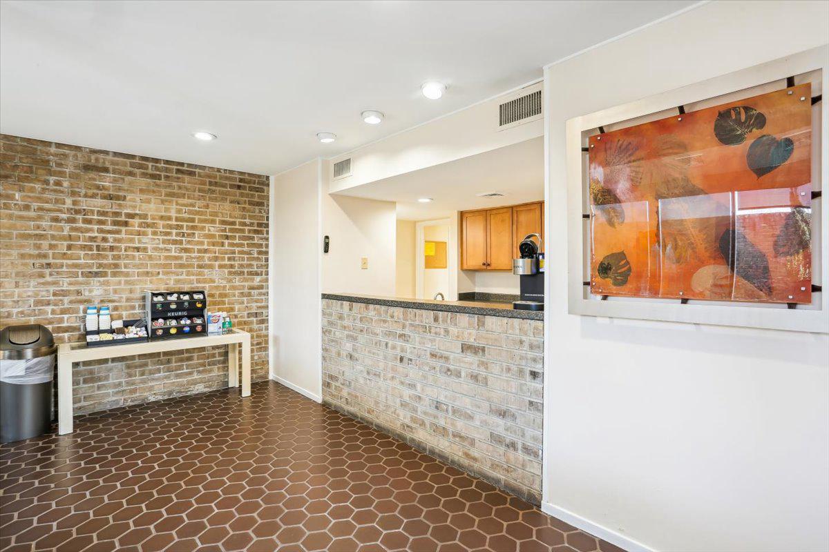 SUMNER VILLAGE - Residential