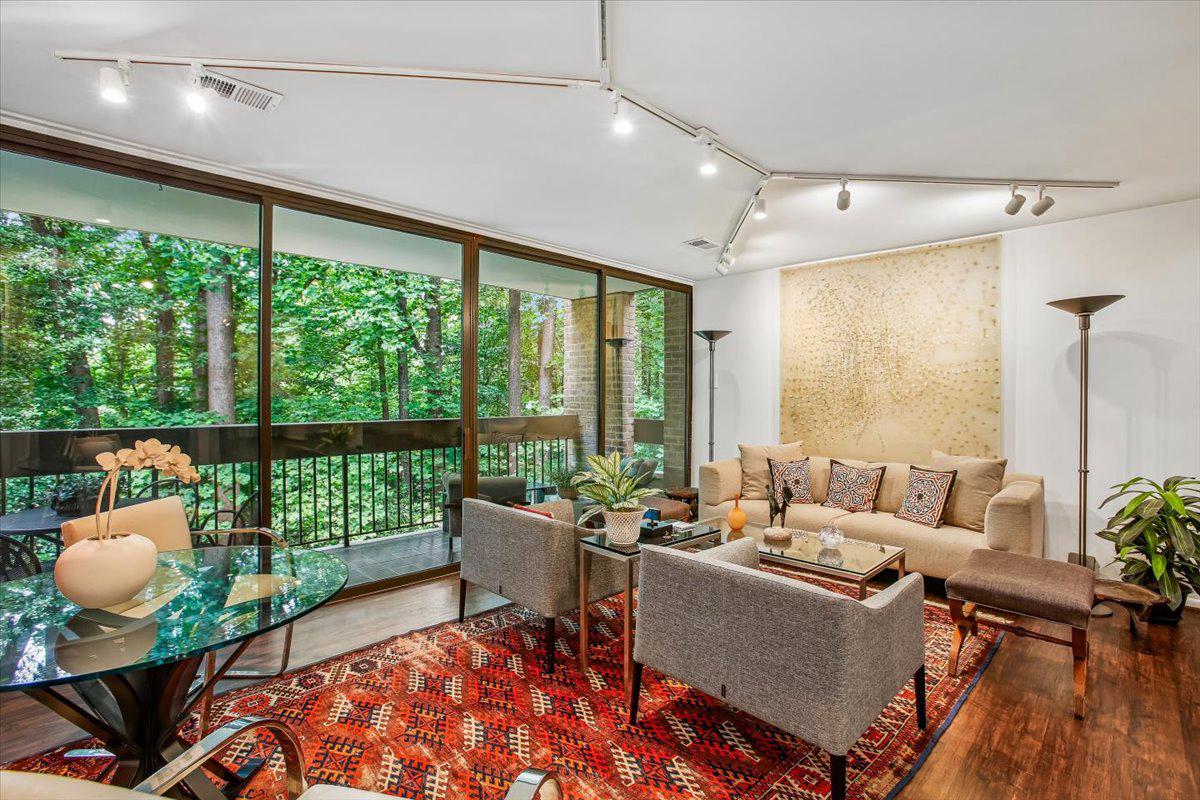 SUMNER VILLAGE - Residential