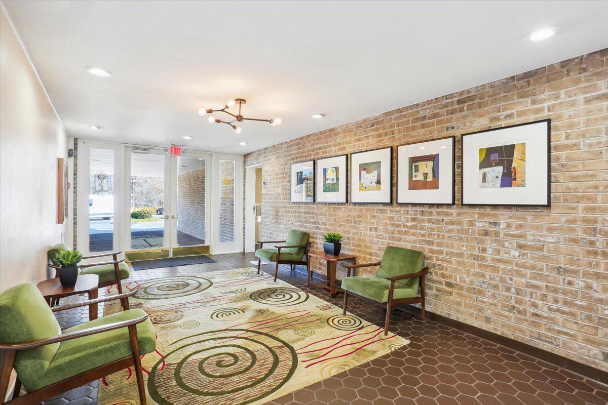 SUMNER VILLAGE - Residential