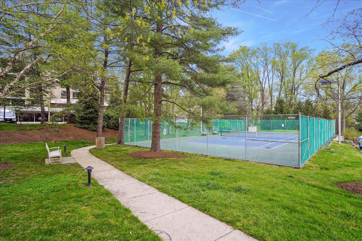 SUMNER VILLAGE - Residential