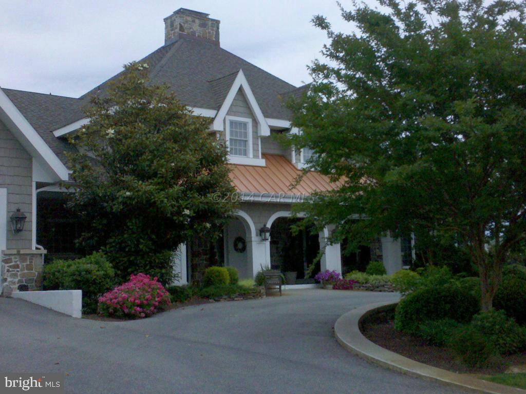 CAPTAINS HILL - Residential