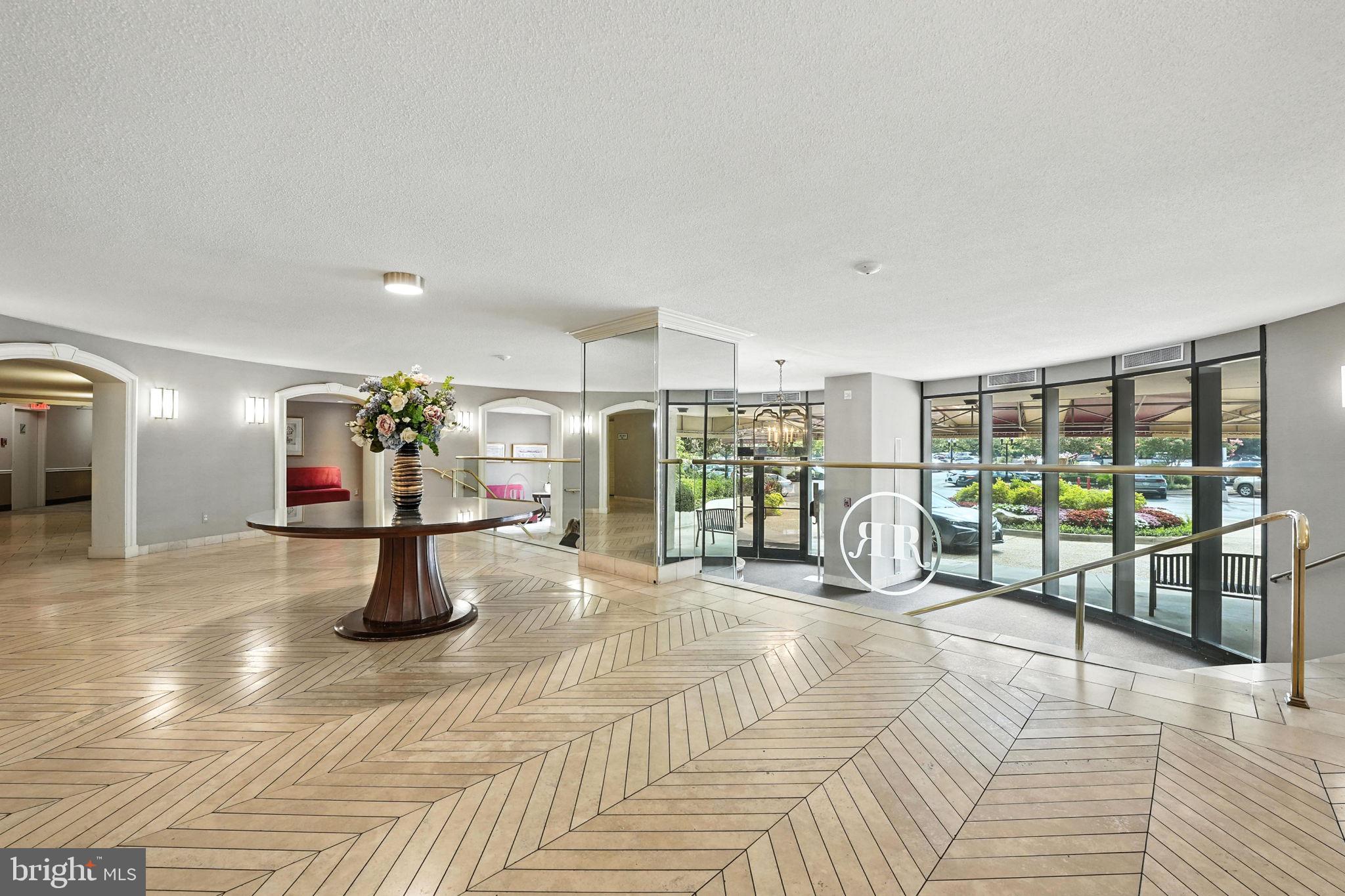 ROTONDA - Residential