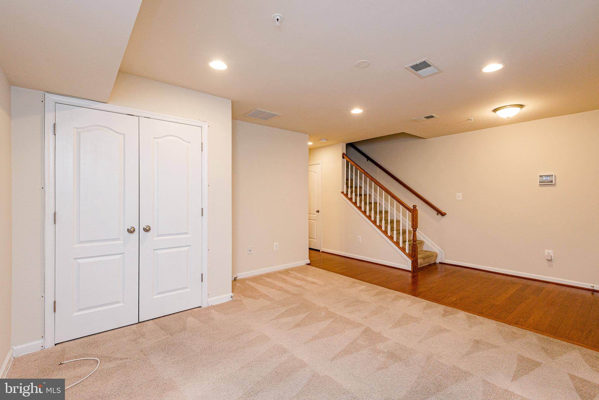 BLUE STREAM - Residential Lease