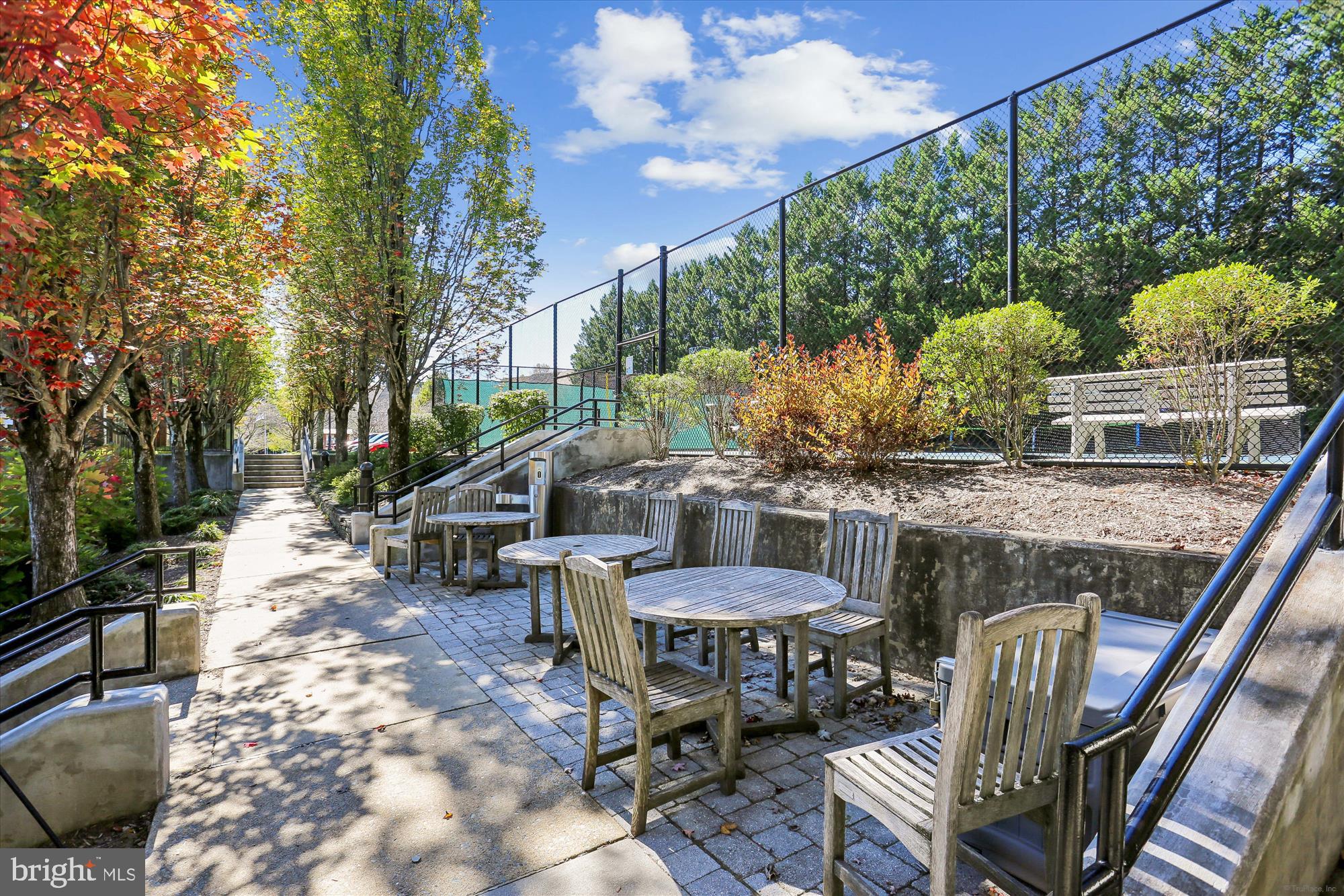 KENTLANDS - Residential