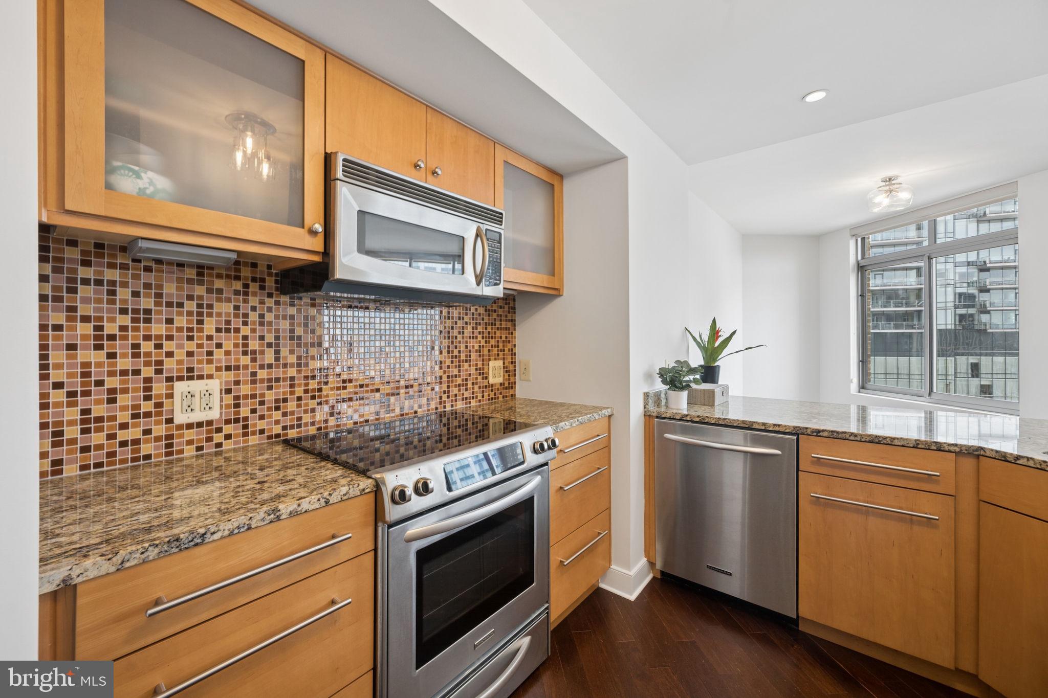 HARBOR EAST - Residential