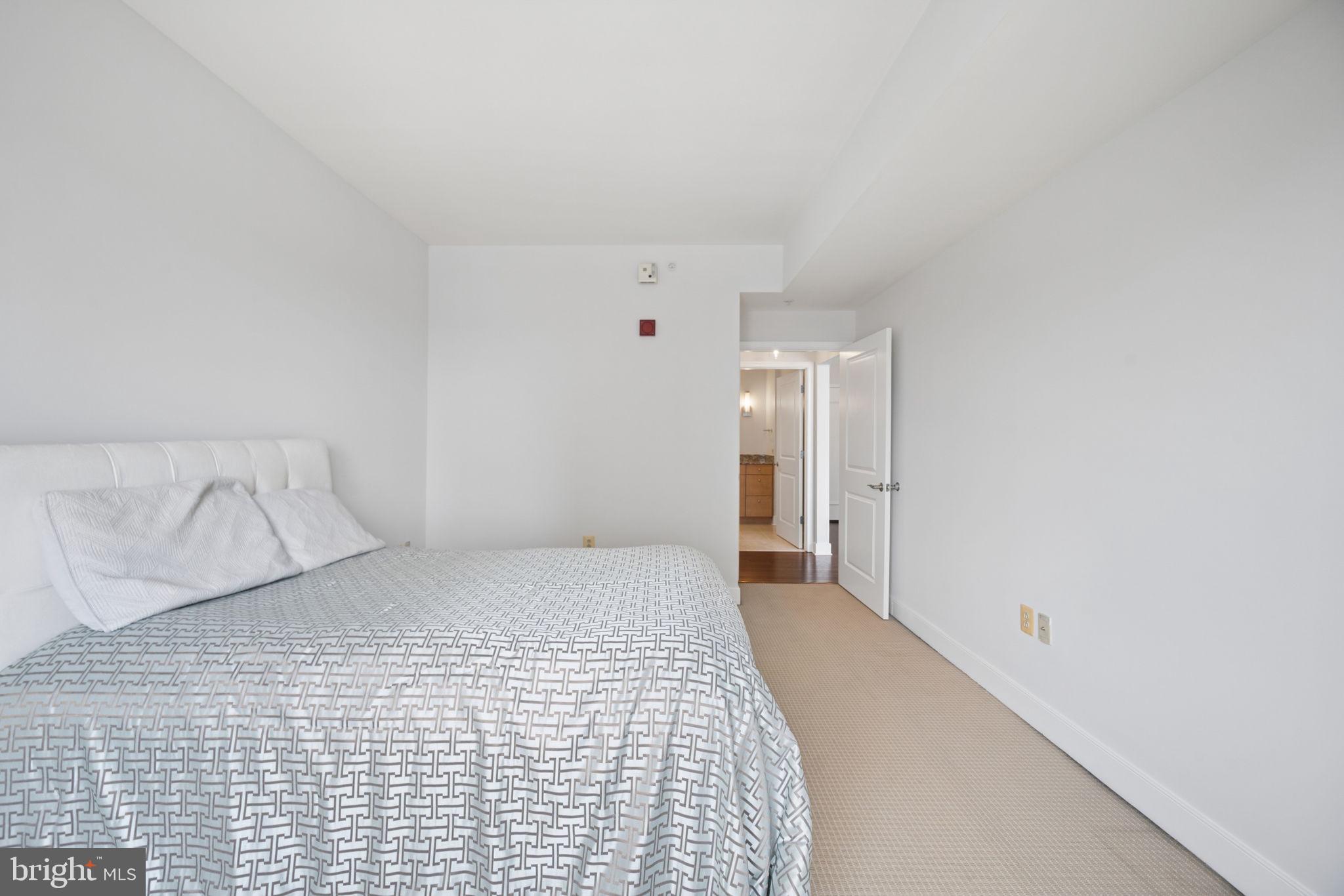 HARBOR EAST - Residential