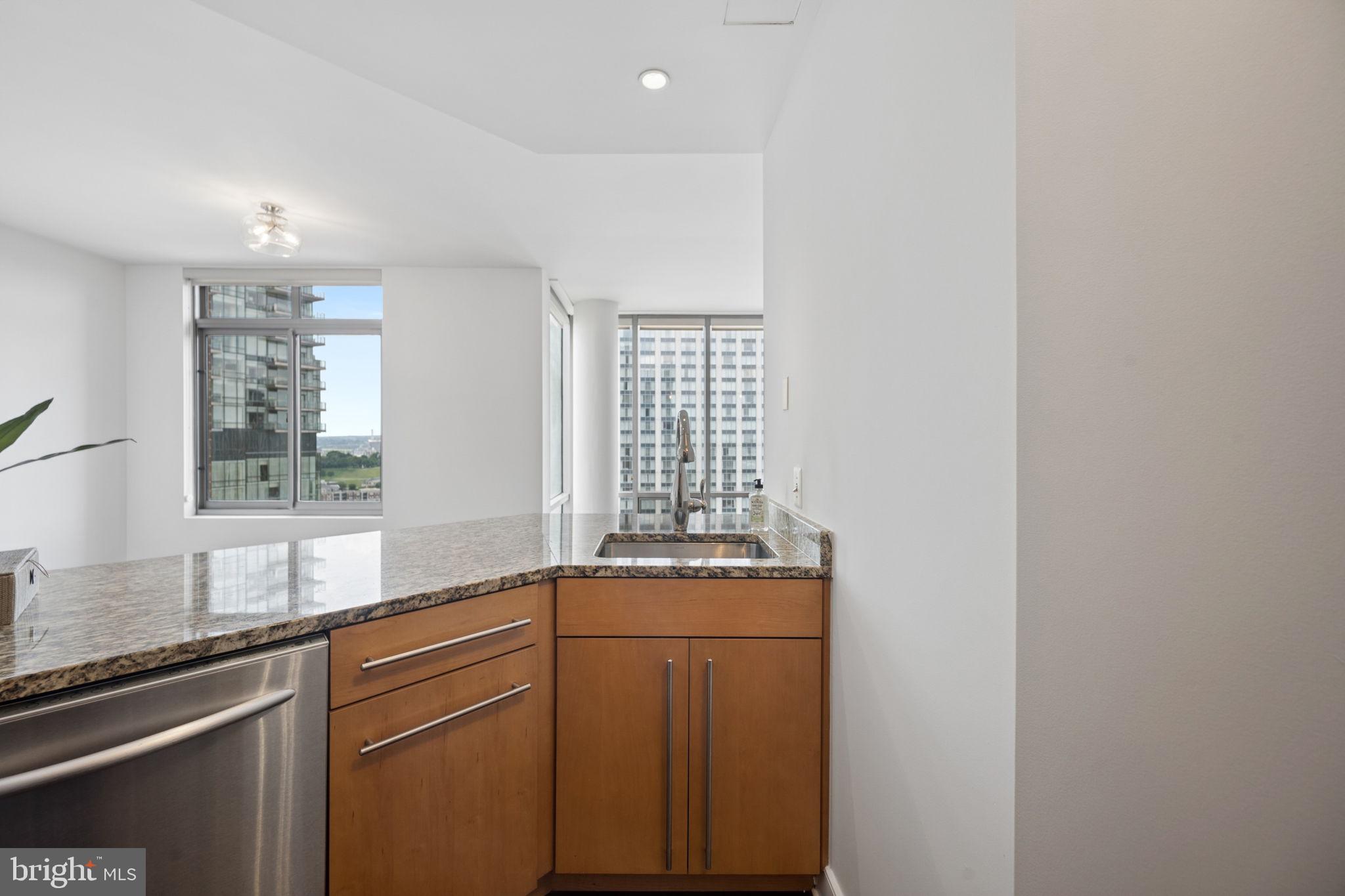 HARBOR EAST - Residential