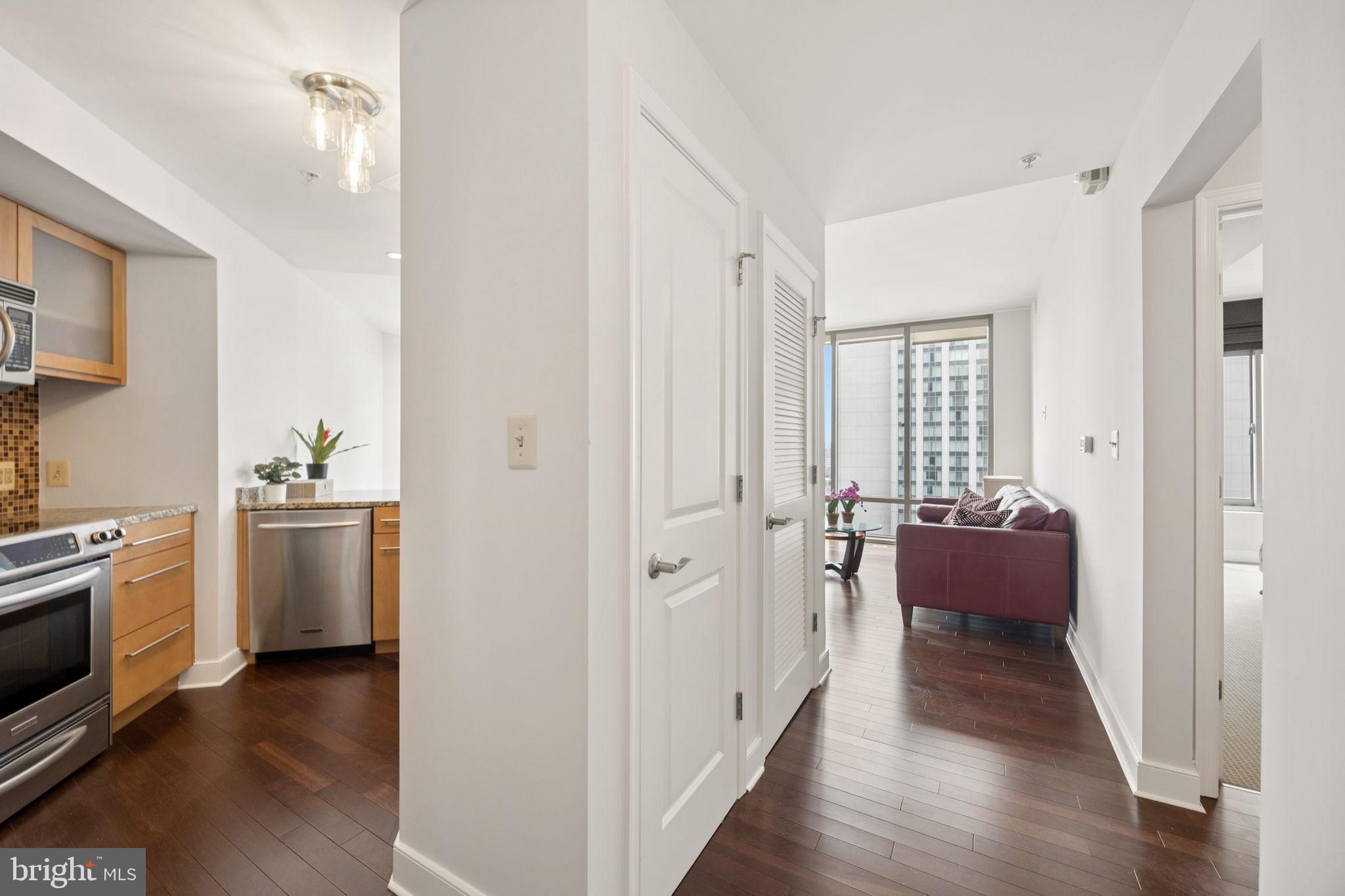 HARBOR EAST - Residential
