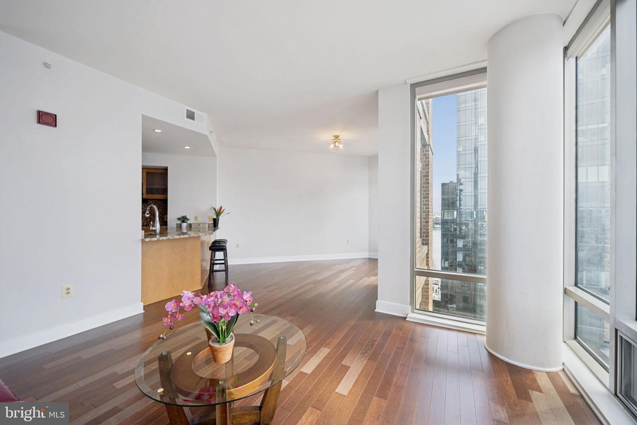 HARBOR EAST - Residential