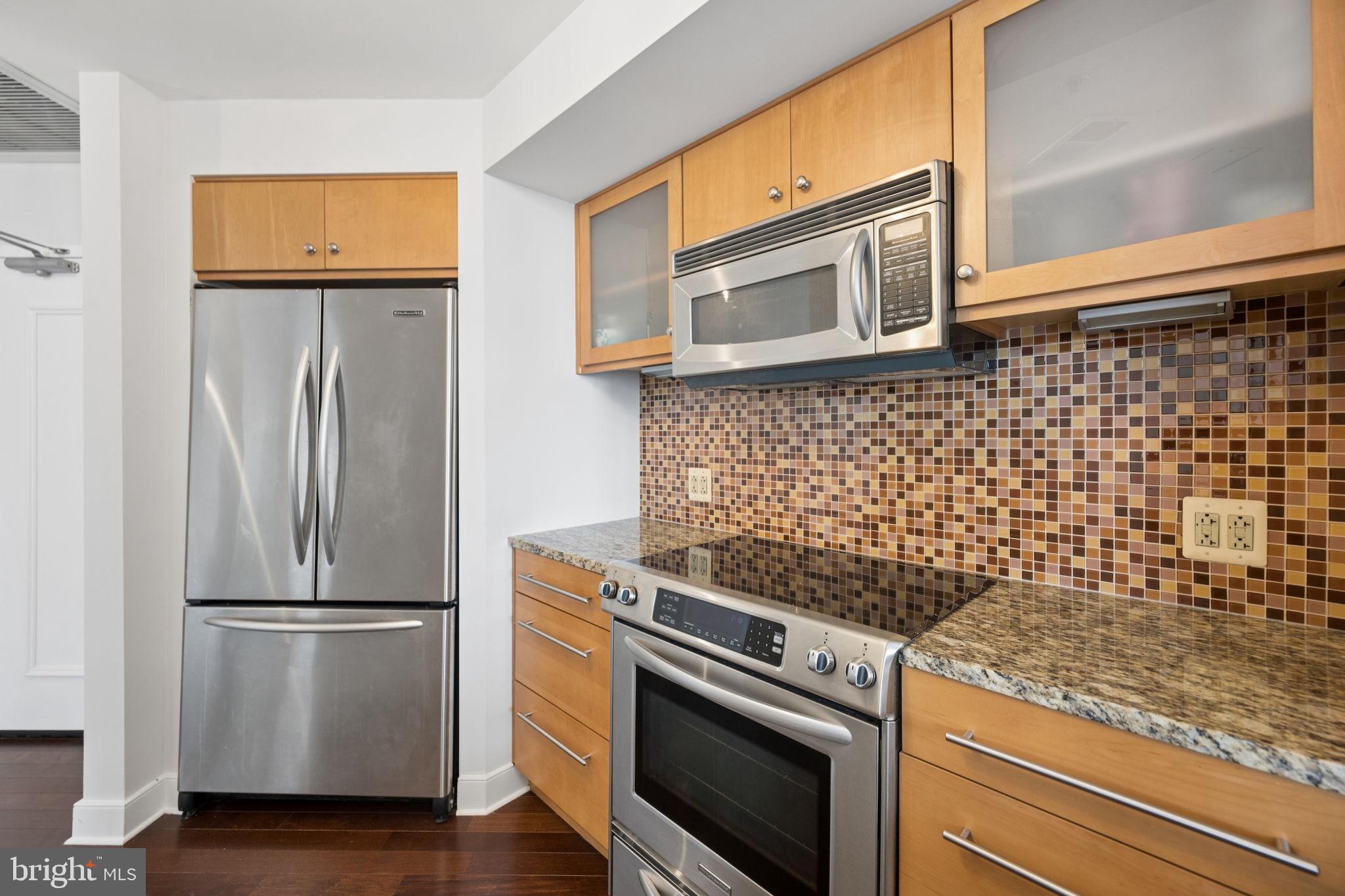 HARBOR EAST - Residential