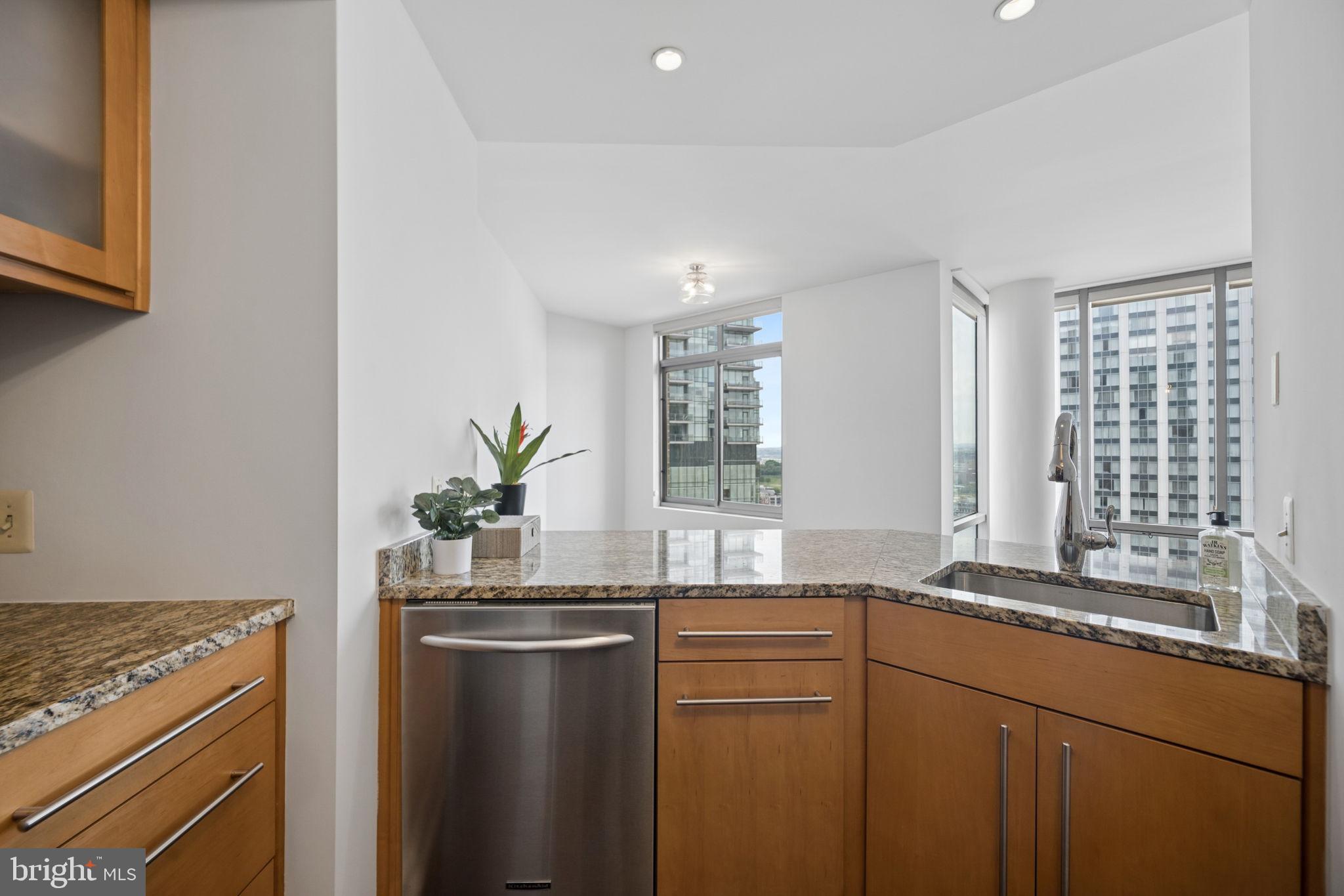 HARBOR EAST - Residential