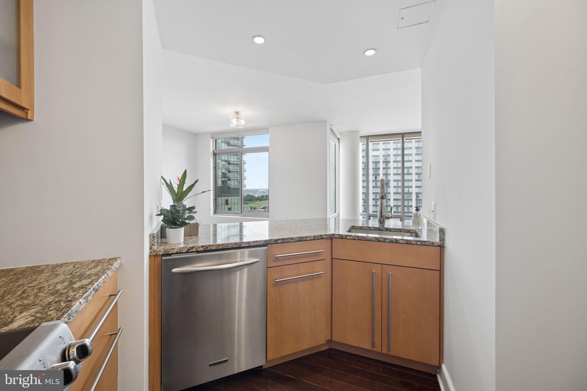 HARBOR EAST - Residential