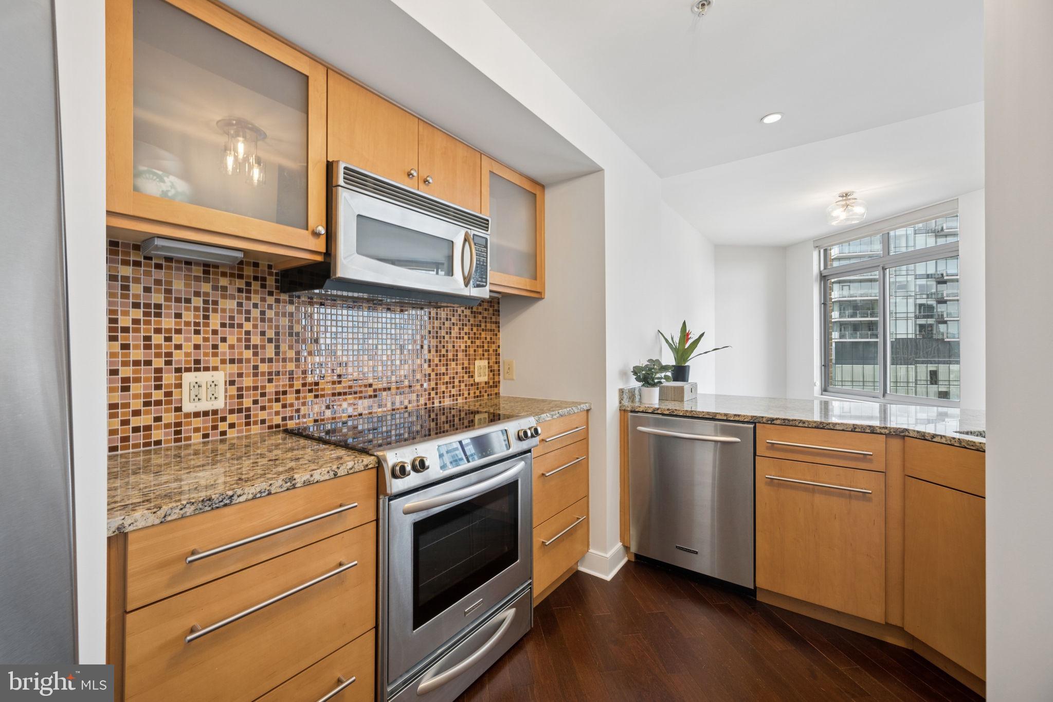 HARBOR EAST - Residential