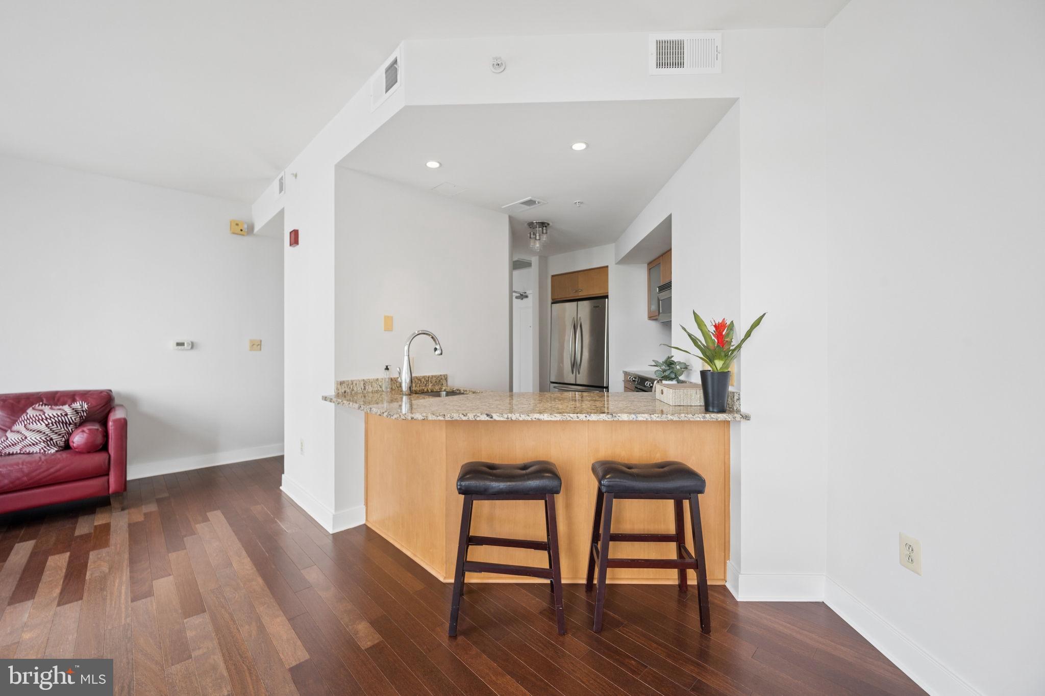 HARBOR EAST - Residential