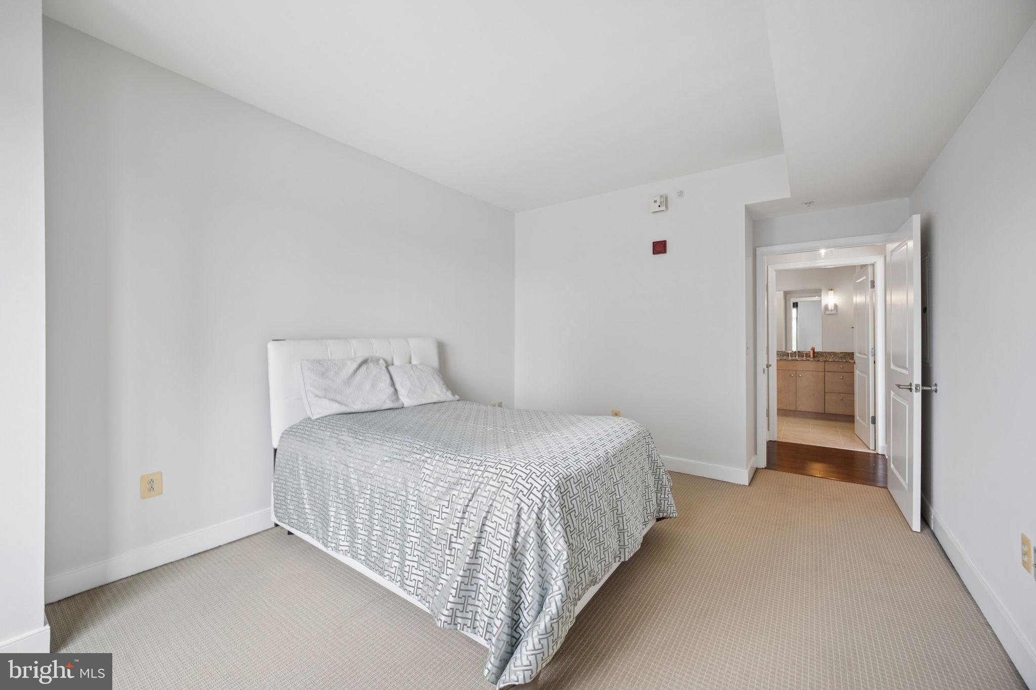 HARBOR EAST - Residential