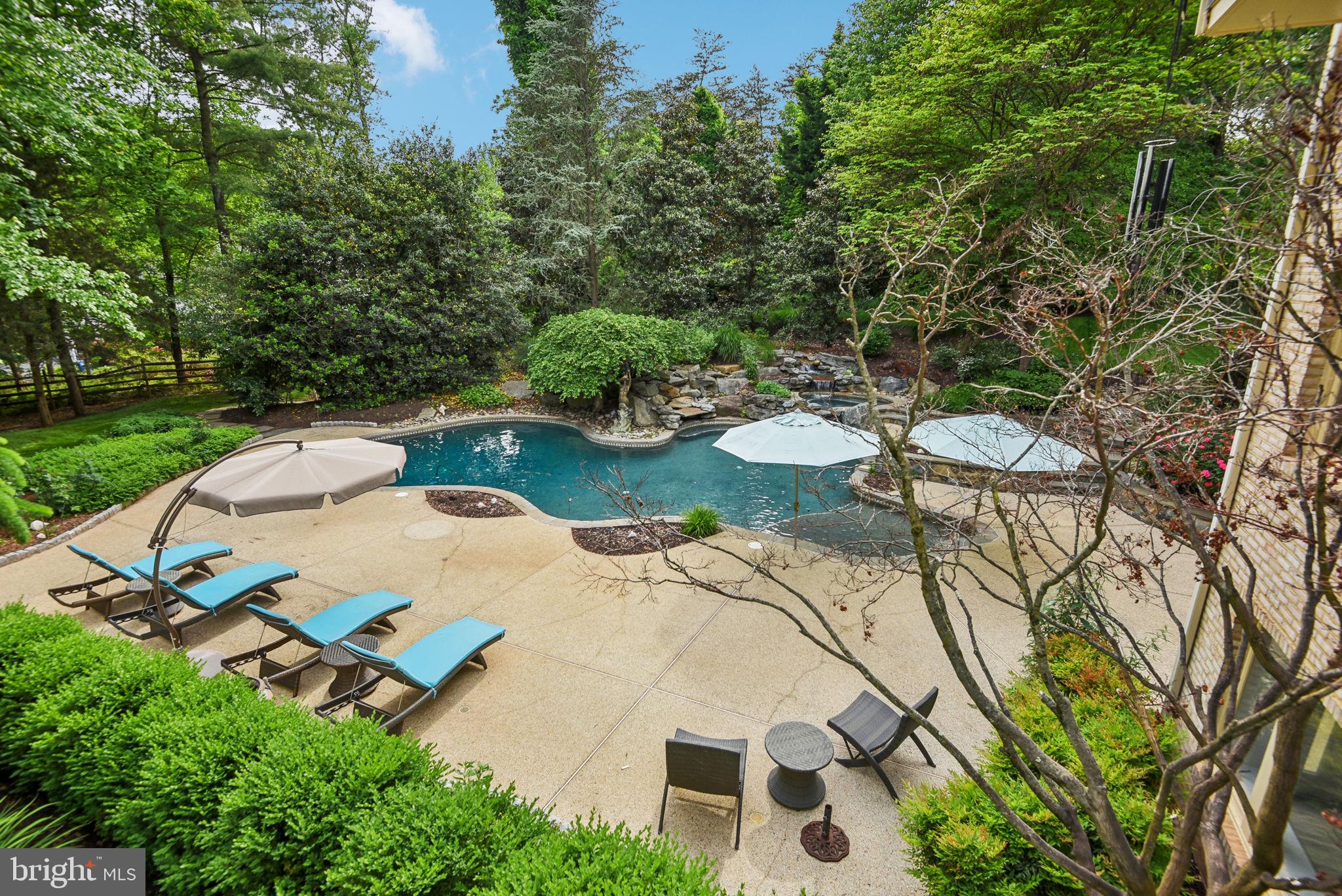 FALCONHURST - Residential