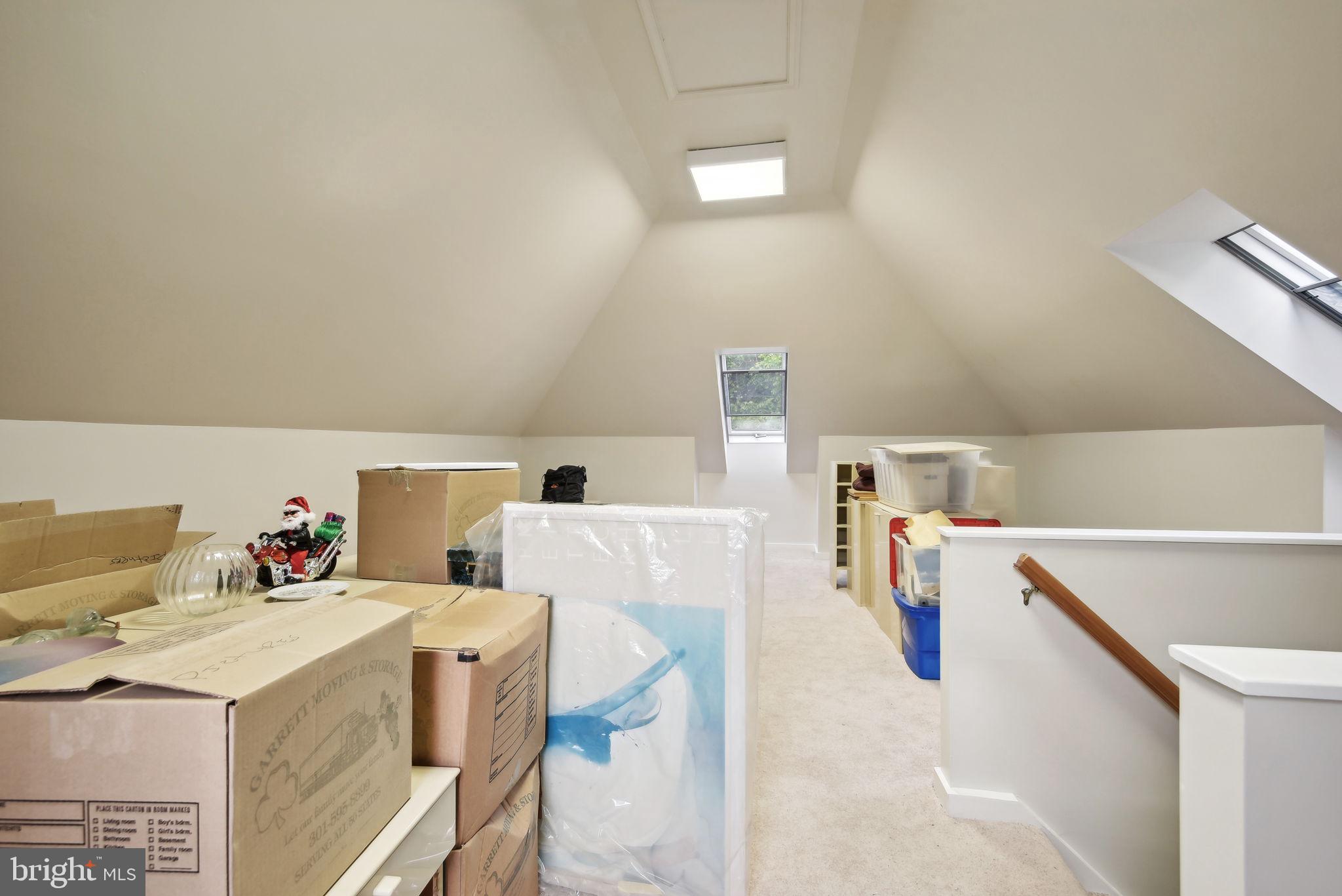 FALCONHURST - Residential