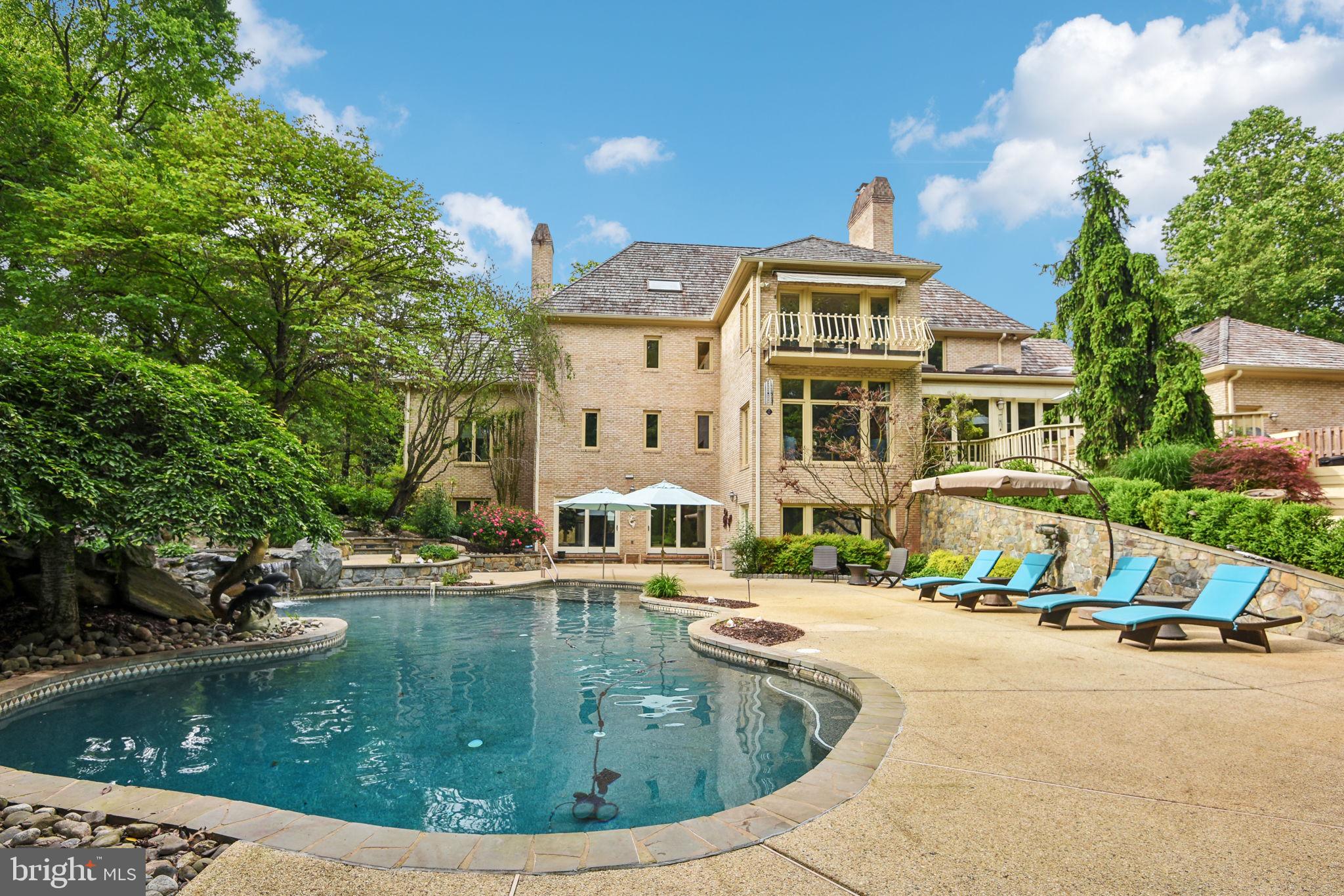 FALCONHURST - Residential