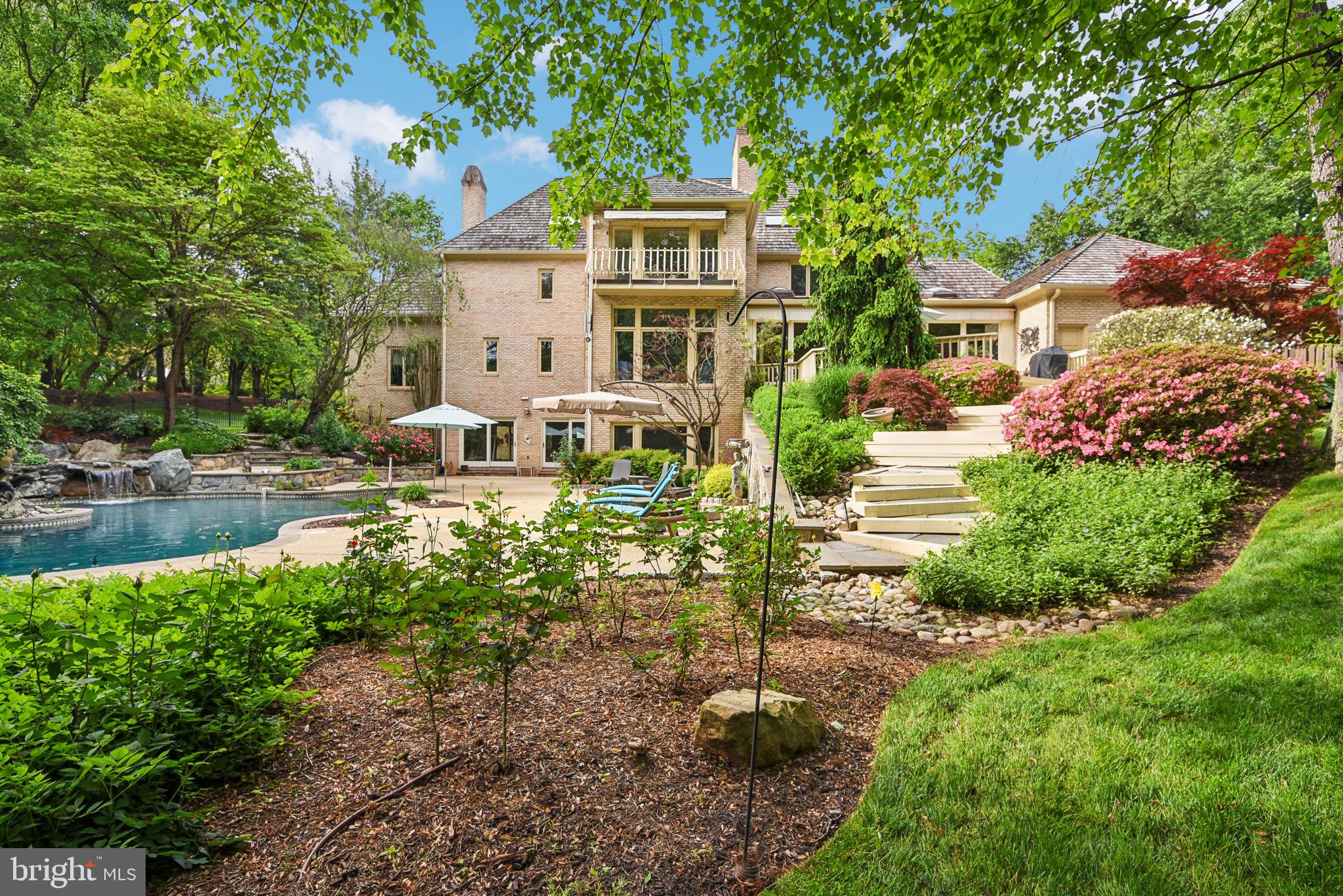FALCONHURST - Residential