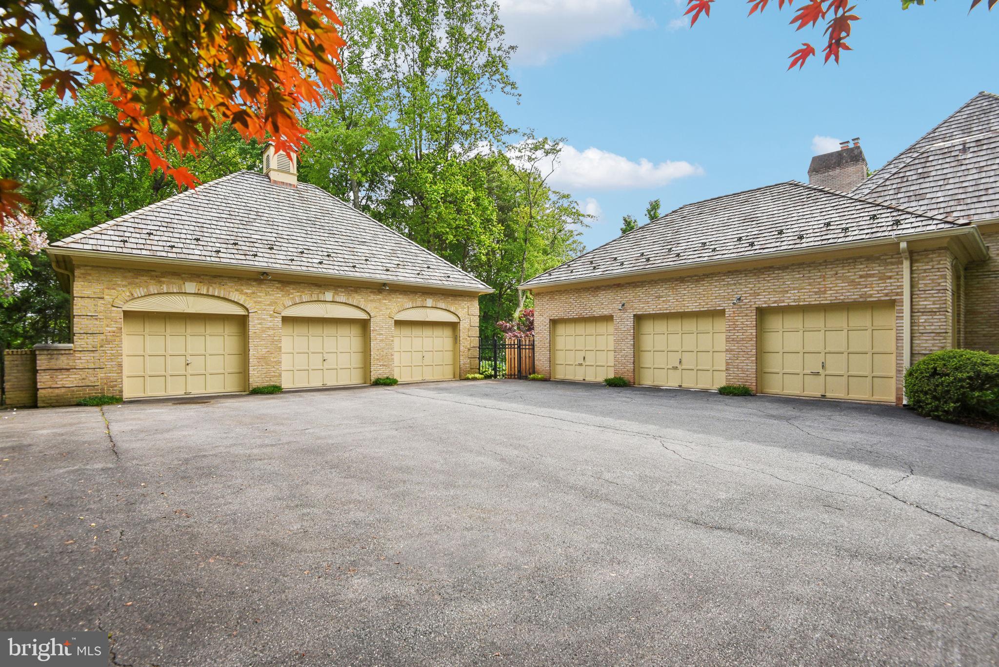 FALCONHURST - Residential